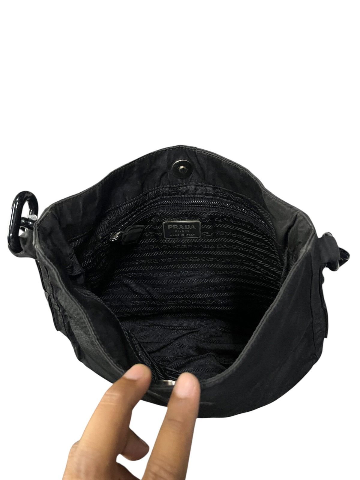 Prada Vintage Prada Black Tessuto Chainlink Shoulder Bag Size ONE SIZE - 7 Thumbnail