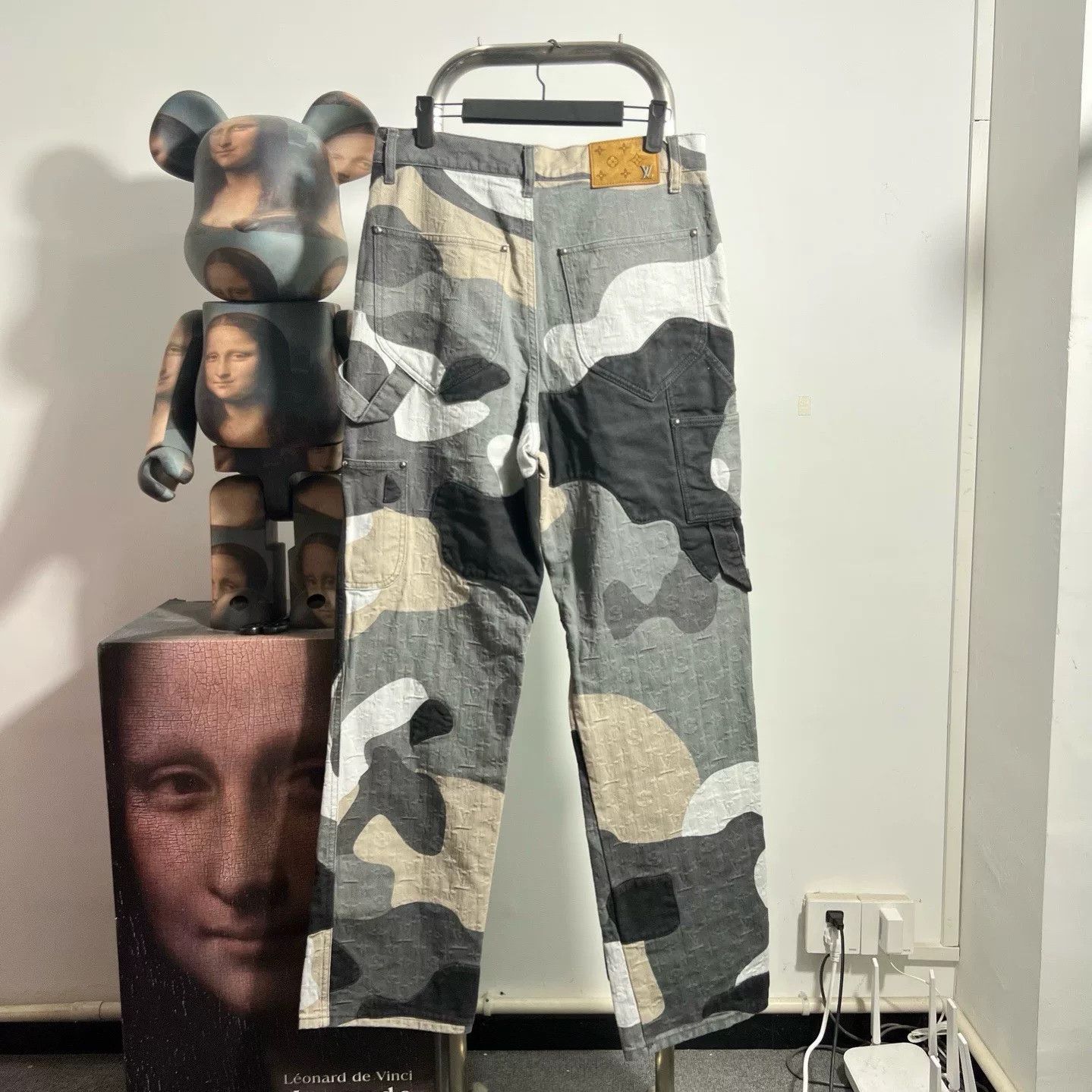 Louis Vuitton louis vuitton printed denim pants size 28 Size US 28 / EU 44 - 2 Thumbnail