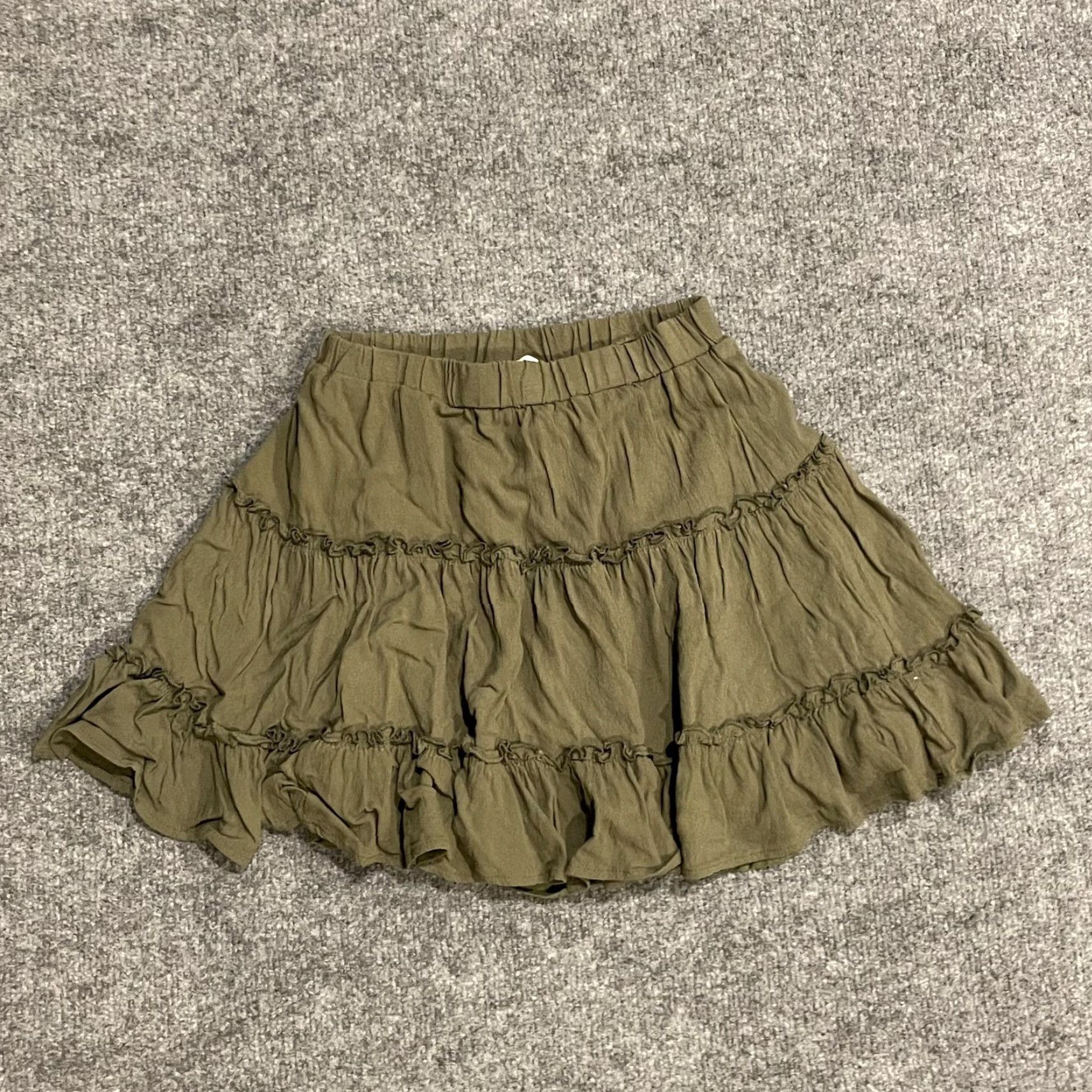 PRINCESS POLLY Princess Polly Tiered Ruffle Mini Skirt Womens 0 XS Olive Green Elastic Waist Size 25" / US 0 / IT 36 - 2 Thumbnail