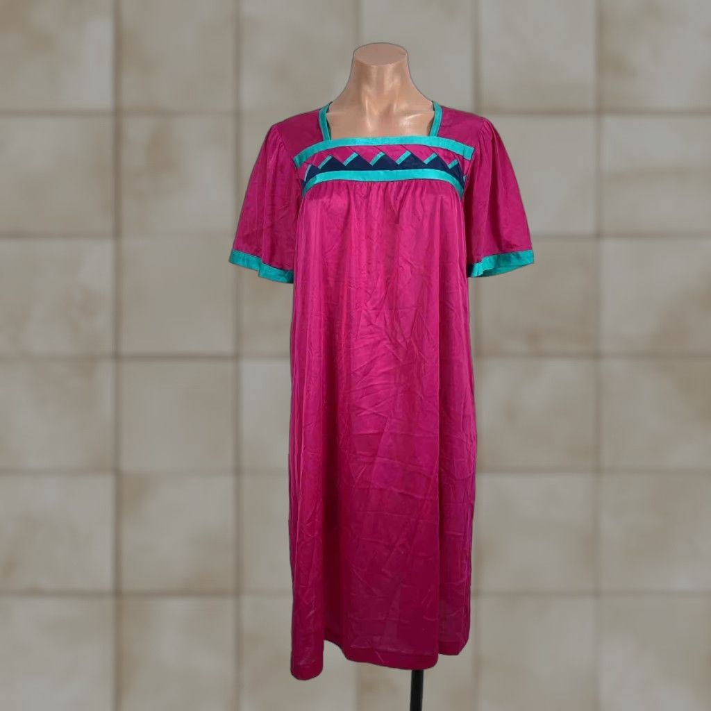 VINTAGE Henson Kickernick 70s Pink Geometric Nylon Maxi Nightgown M Womens