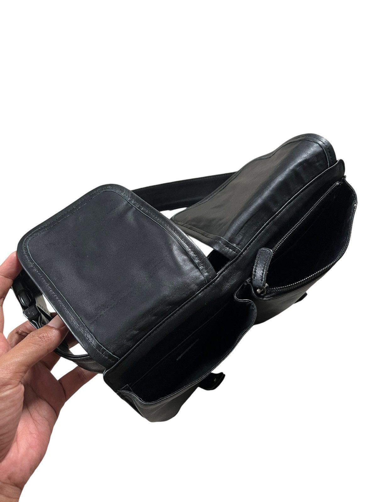 Designer × Japanese Brand Japanese Brand Genuine Leather Utility Crossbody Bag Size ONE SIZE - 14 Thumbnail