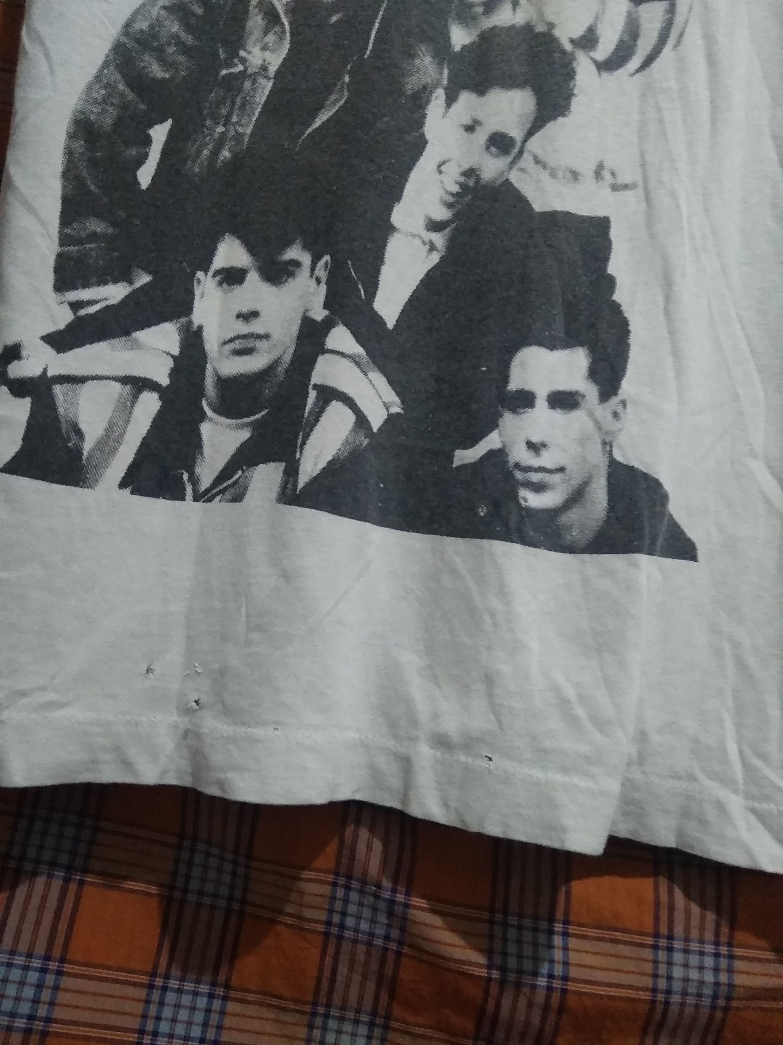 Band Tees thrashed faded 80s New Kids On The Block paper thin t shirt Size US S / EU 44-46 / 1 - 4 Thumbnail