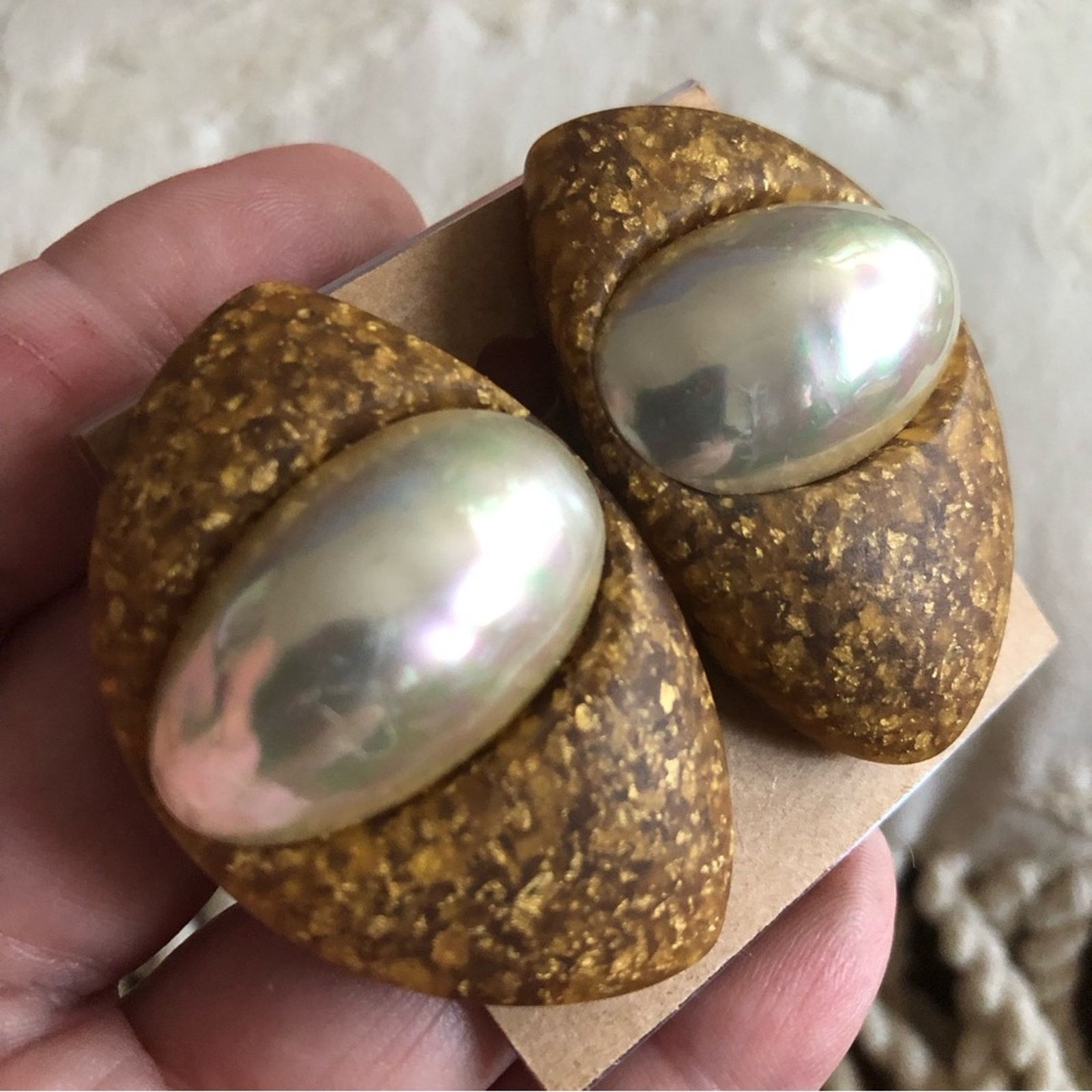 Vintage Vintage unique faux pearls speckled clip on earrings Size ONE SIZE - 4 Thumbnail