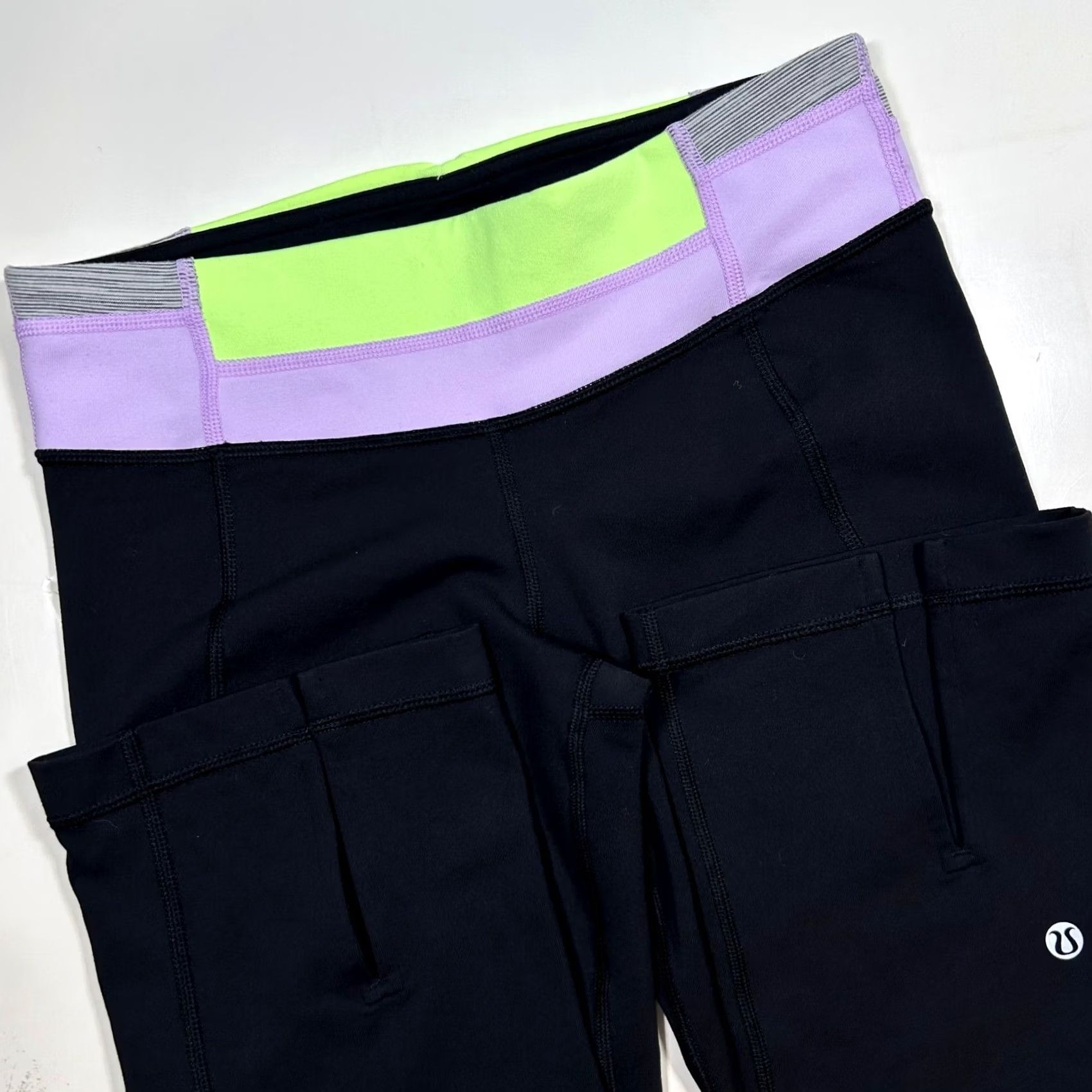 Lululemon Lululemon Capri Yoga Pants High Rise Black Purple Green Size 4 Athletic Size 27" / US 4 / IT 40 - 3 Thumbnail