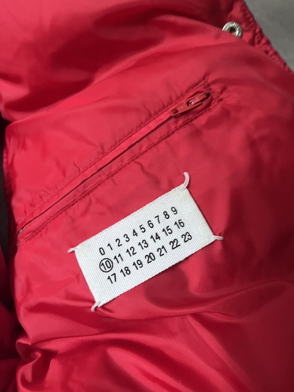 Maison Margiela Maison Margiela A/W 08 feather red puffer vest wrinkled rare Size US M / EU 48-50 / 2 - 10 Thumbnail