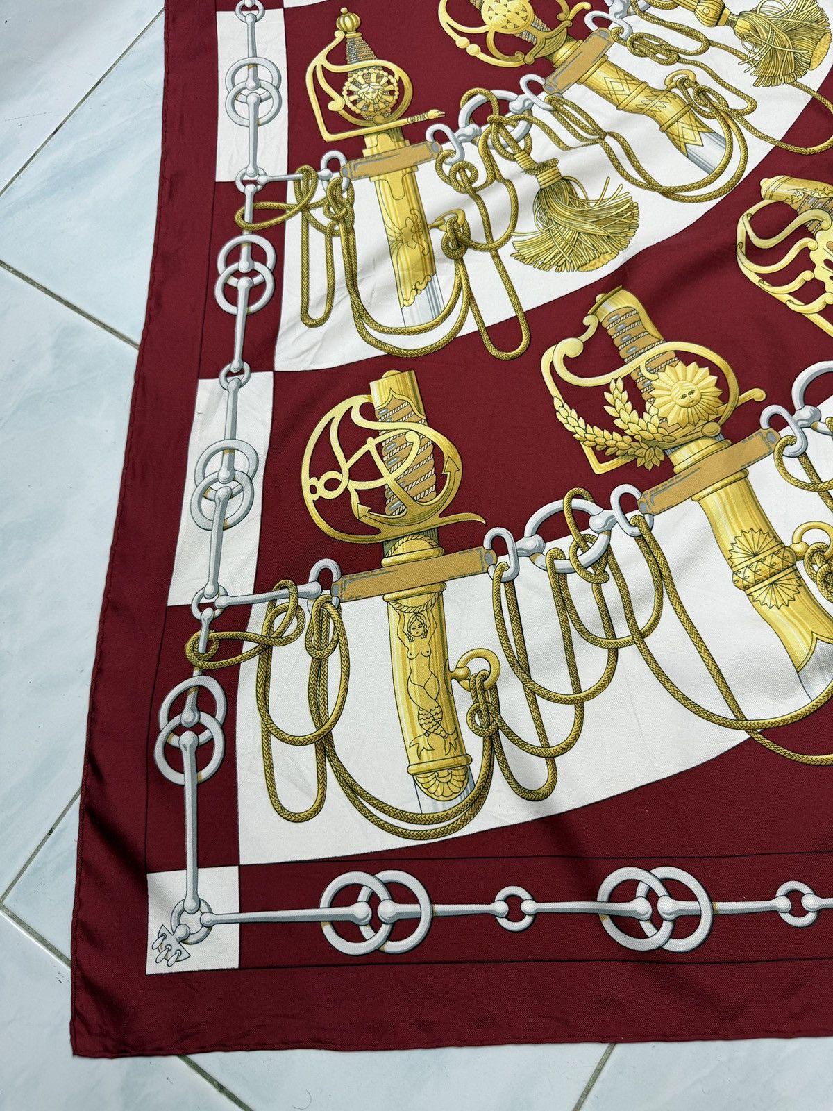 Hermes 🔥ARCHIVE VINTAGE HERMES CLIQUETIS SILK SCARF BY JULIE ABADIE Size ONE SIZE - 8 Thumbnail