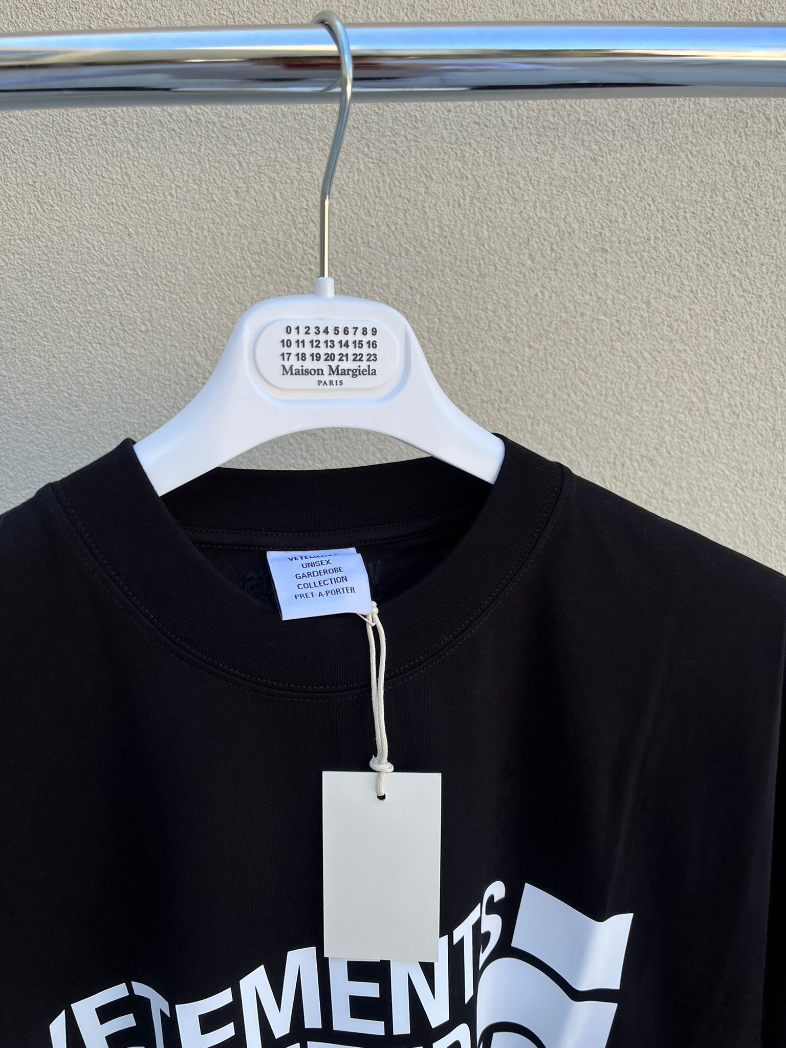 Vetements Big Logo Limited Edition T-Shirt in Black Size US M / EU 48-50 / 2 - 3 Thumbnail