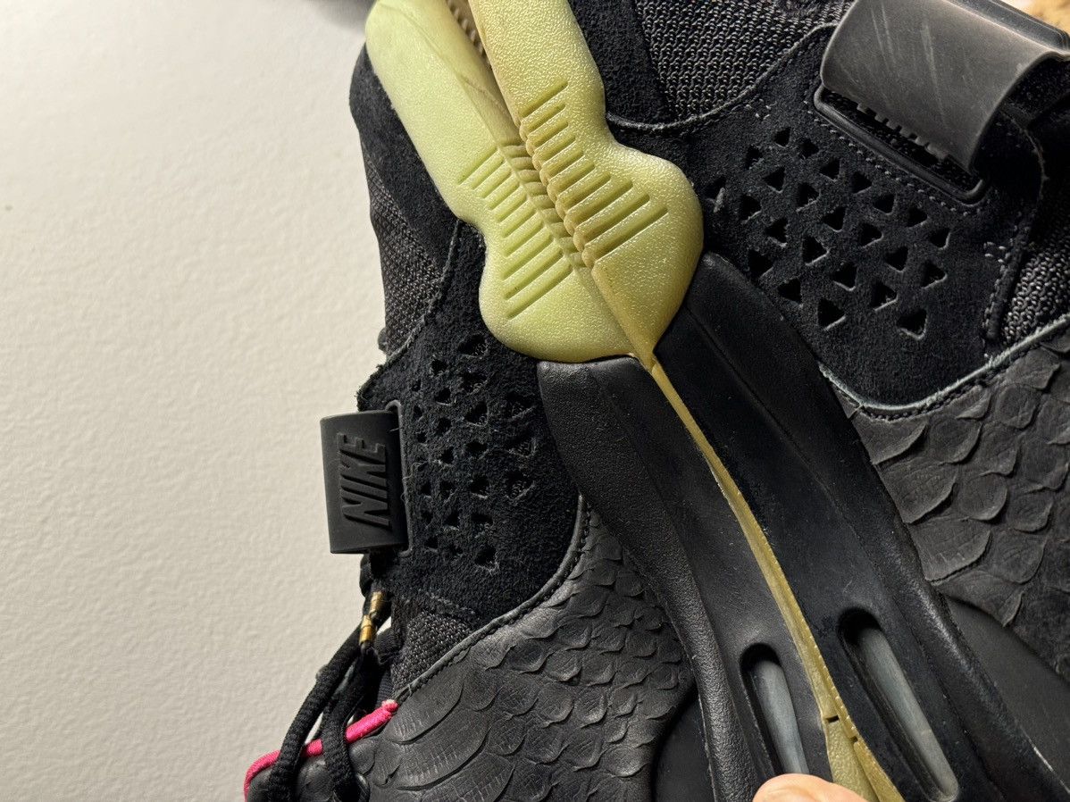 Nike Nike Air Yeezy 2 NRG “Solar Red” Size US 9 / EU 42 - 13 Thumbnail