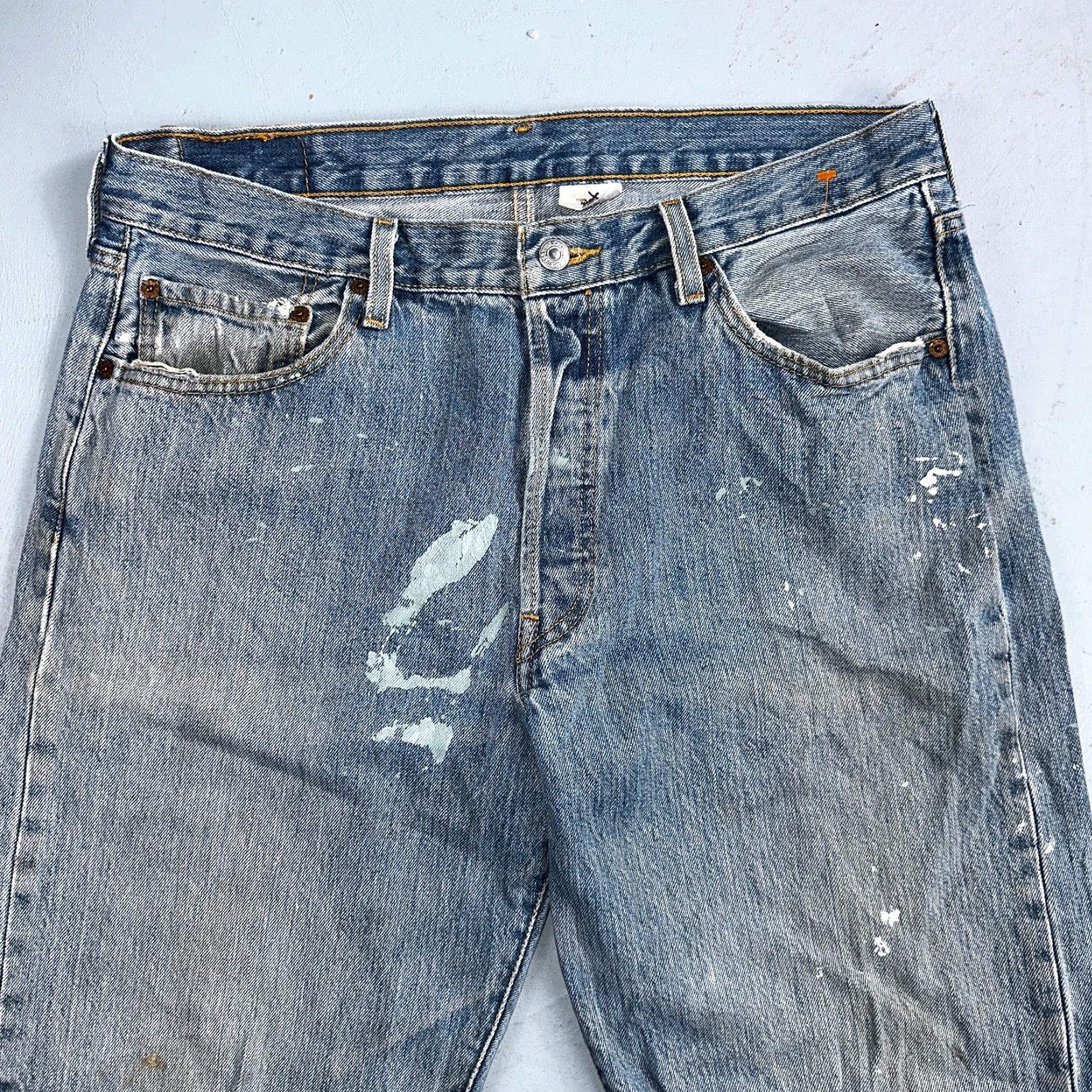 Levi's VINTAGE Levi's 501 Jeans Blue Light Wash 35x34 Straight Classic Denim 5-Pocket Mens 90s Regular Rise Mid Button Closure Size US 35 - 2 Thumbnail