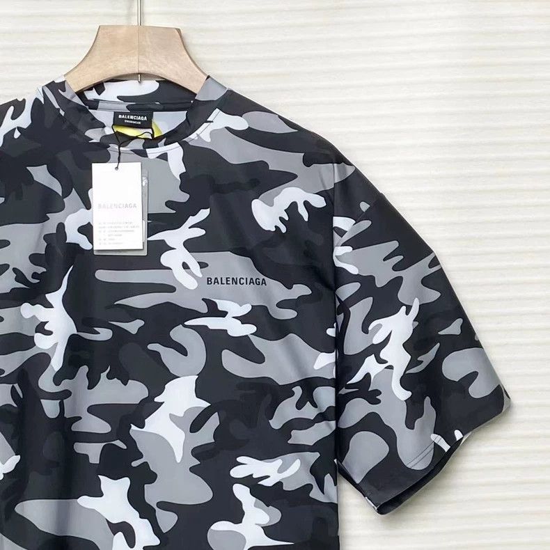 Balenciaga Balenciaga Camouflage print round-neck short-sleeve T-shir Size US L / EU 52-54 / 3 - 3 Thumbnail