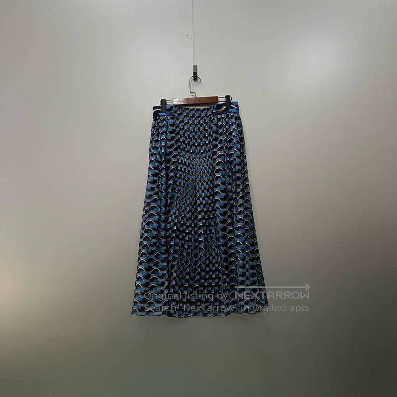 Fendi Fendi Floral Printed Half Skirt Size 26" / US 2 / IT 38 - 2 Thumbnail