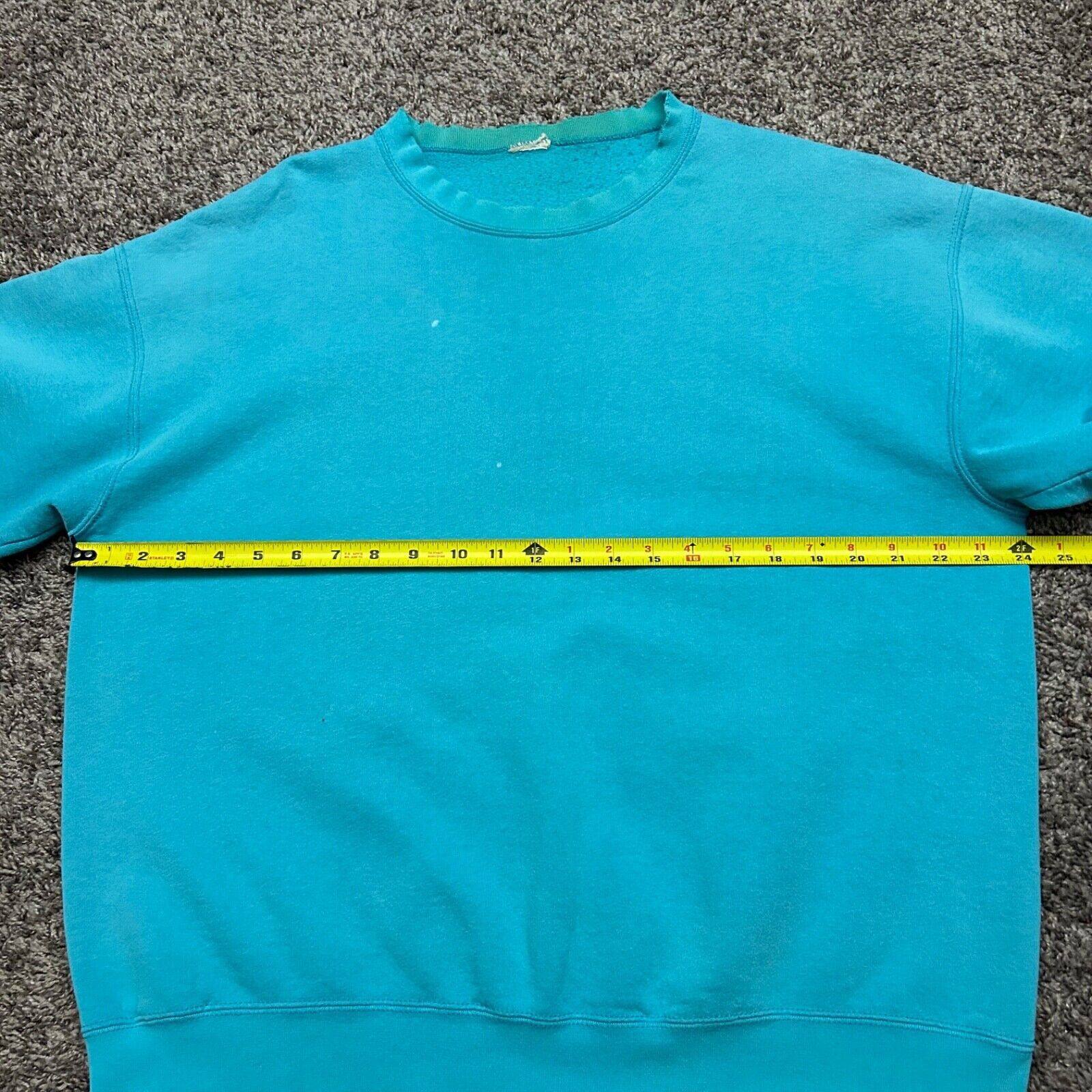 Vintage Vintage Thrashed Sweatshirt Blank Crewneck Pullover 80s Blue Size ONE SIZE - 4 Thumbnail