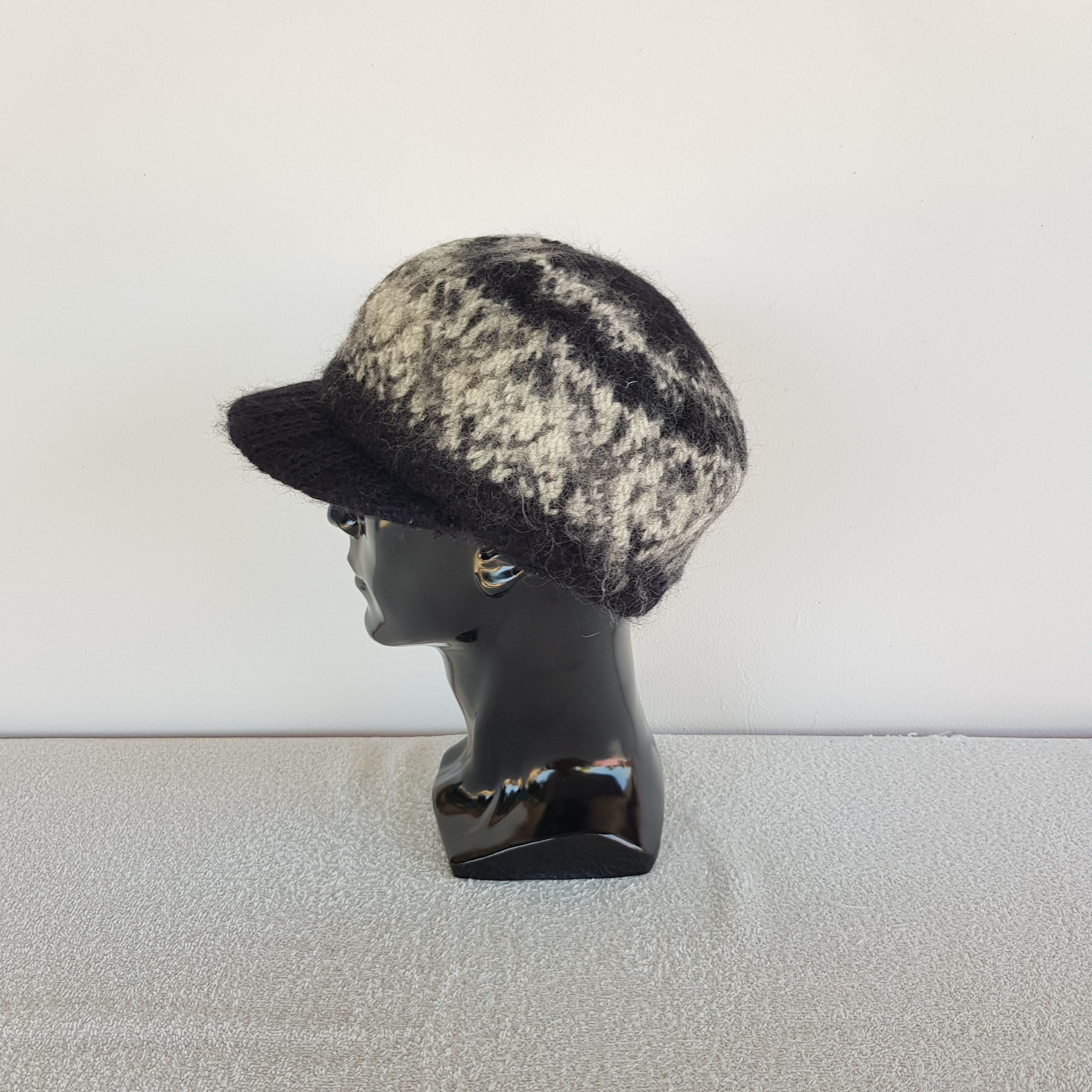 Japanese Brand Vintage Slouchy Crochet Beanie 90s Japan Snow Caps Hats Size ONE SIZE - 4 Thumbnail