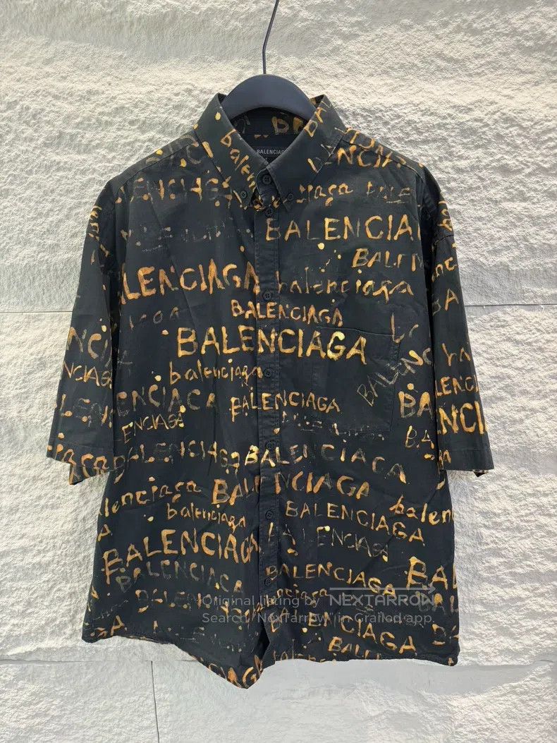 Balenciaga Balenciaga size 37 Logo Lettering Printed Single-Breasted Size US M / EU 48-50 / 2 - 1 Thumbnail