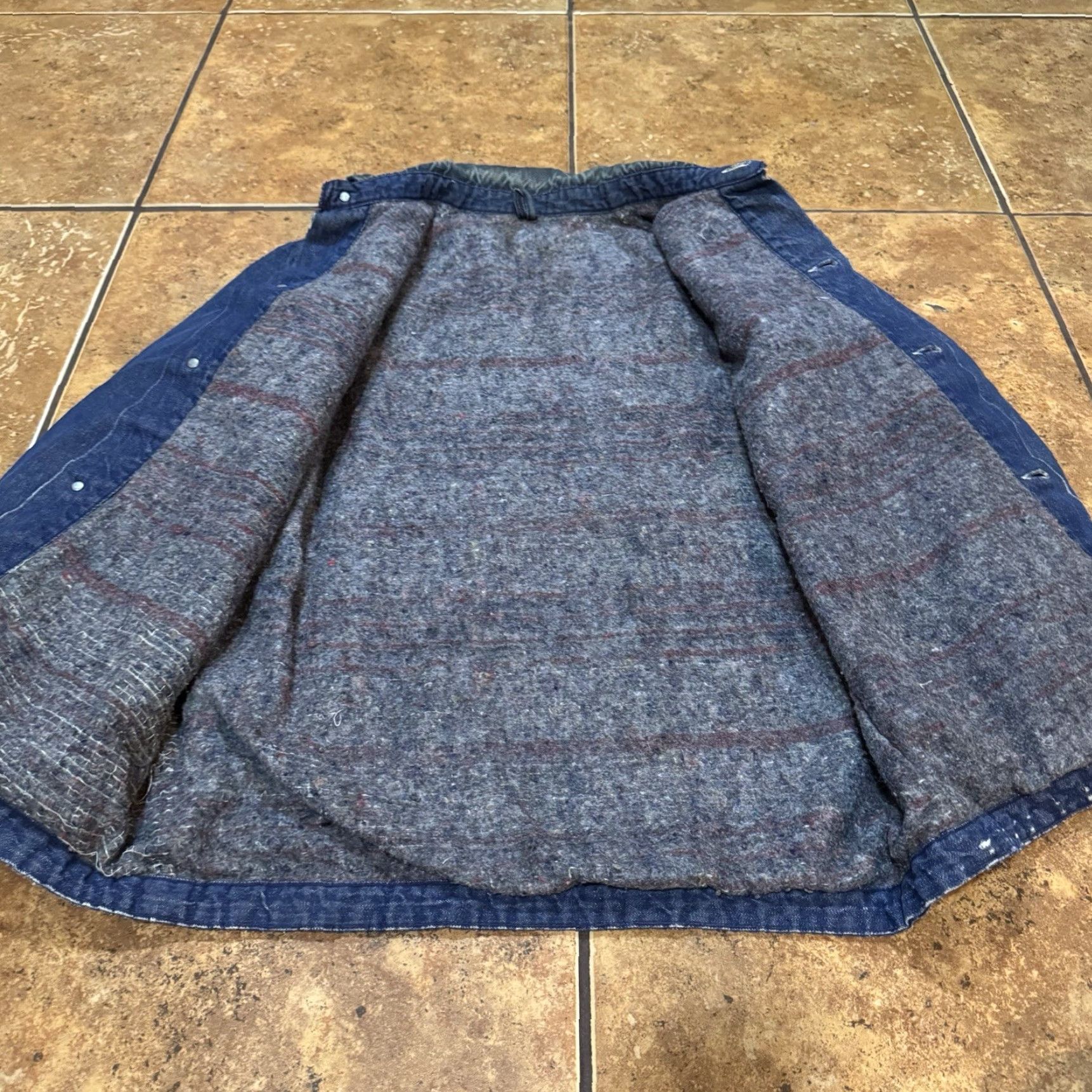 Wrangler VINTAGE Wrangler Denim Jean Chore Coat Work Jacket Mens M Blue, 60s 70s Sanforized, Overcoat, All Seasons, Lined, Pockets, Button, Regular Fit Size US 31 - 5 Thumbnail