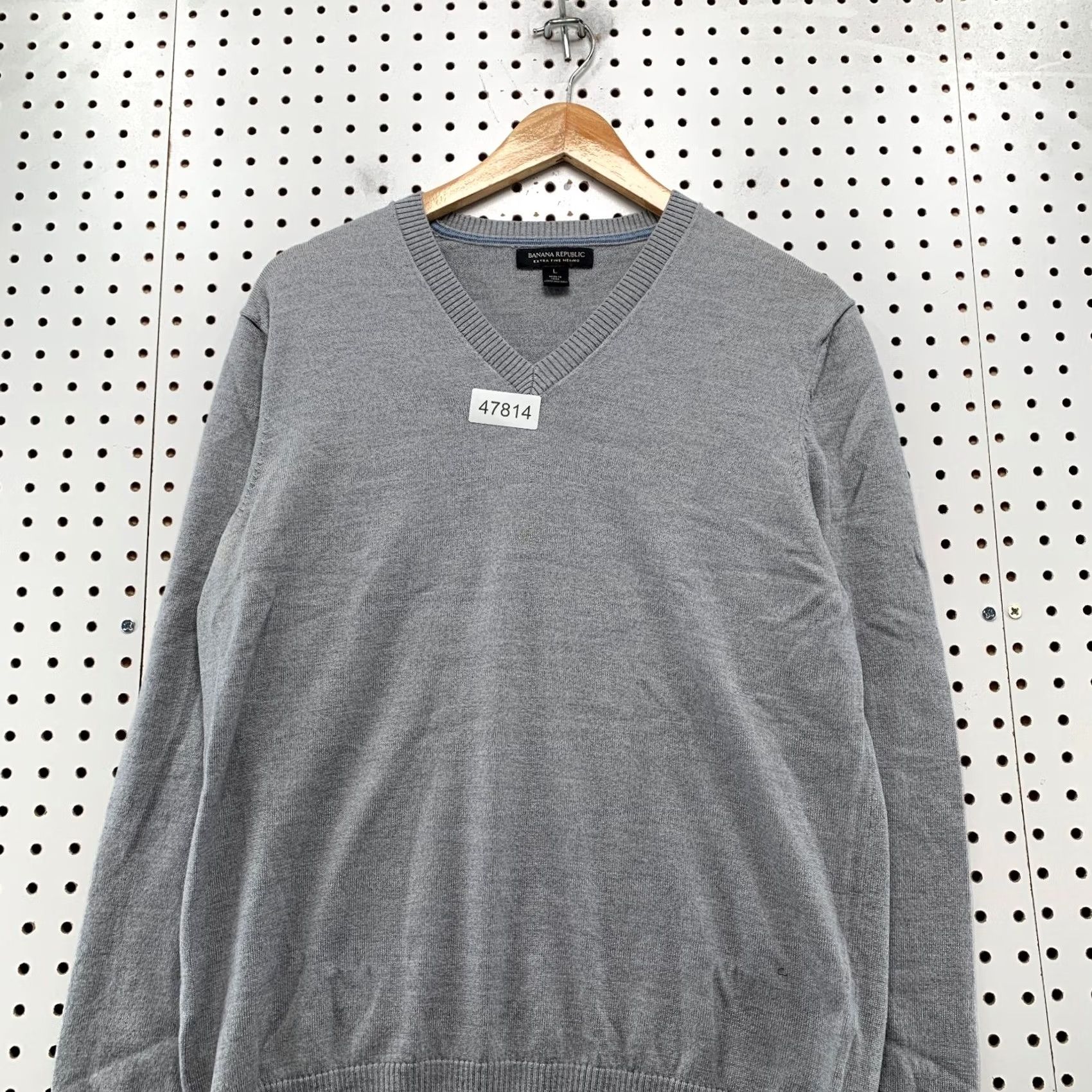 Banana Republic Banana Republic Sweater Mens Large Gray 100% Merino Wool Lightweight V-Neck Pullover Knit Winter Casual Shirts Size US L / EU 52-54 / 3 - 4 Thumbnail