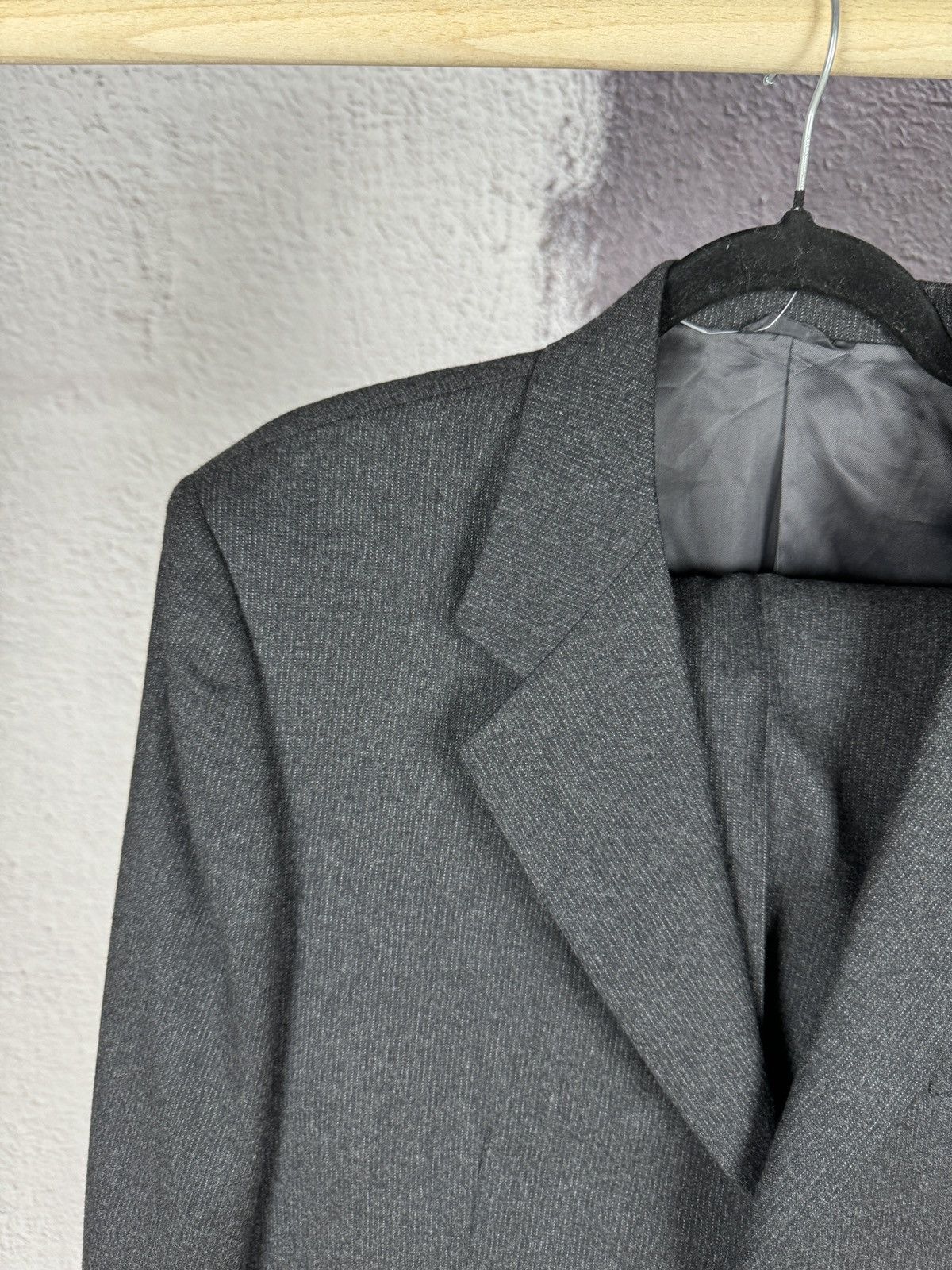 Burberry Burberry’s grey striped 2 pcs pure 110s wool suit 3 button Size 42R - 3 Thumbnail