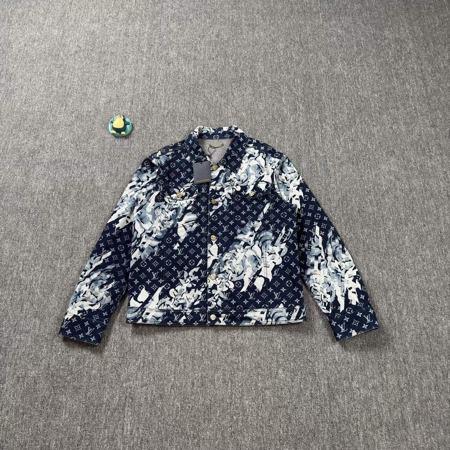 Louis Vuitton LV 2024 Seaweed Print Blue Denim Jacket Size US L / EU 52-54 / 3 - 1 Thumbnail