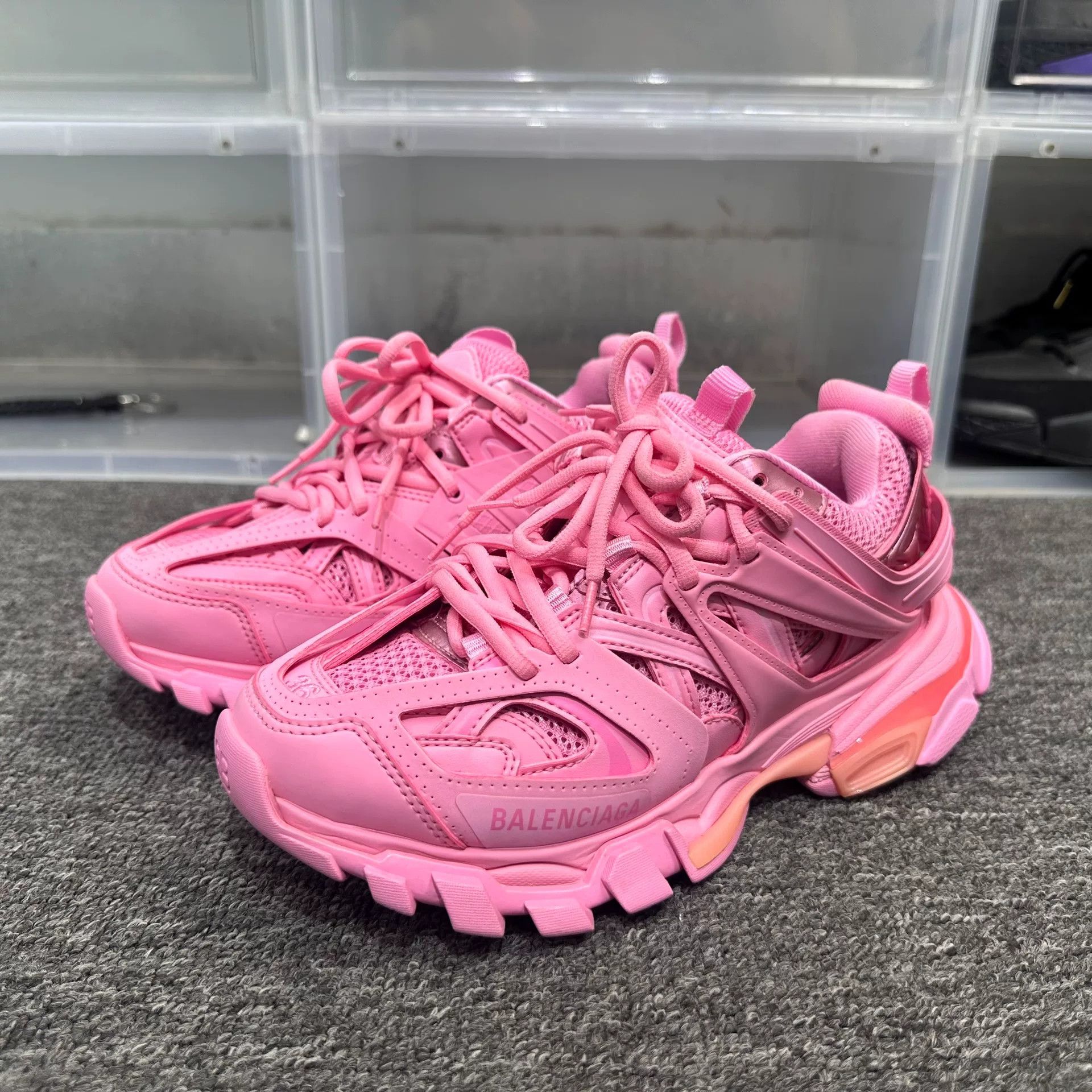 Balenciaga Balenciaga Pink Lowtop Sneakers us_6 Women Size US 6 / IT 36 - 1 Thumbnail