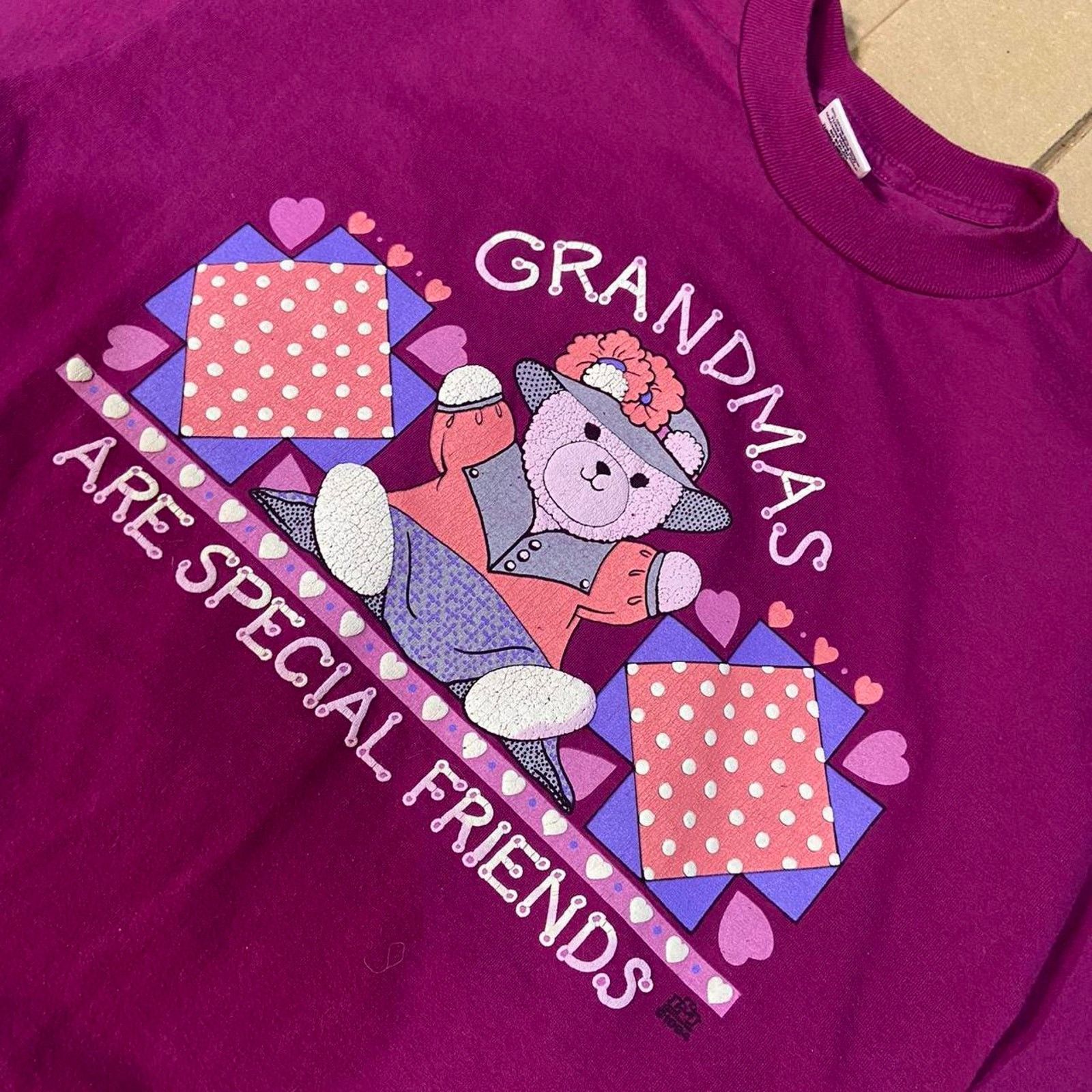 Gildan 90s grandmas are special friends Size US XL / EU 56 / 4 - 2 Thumbnail
