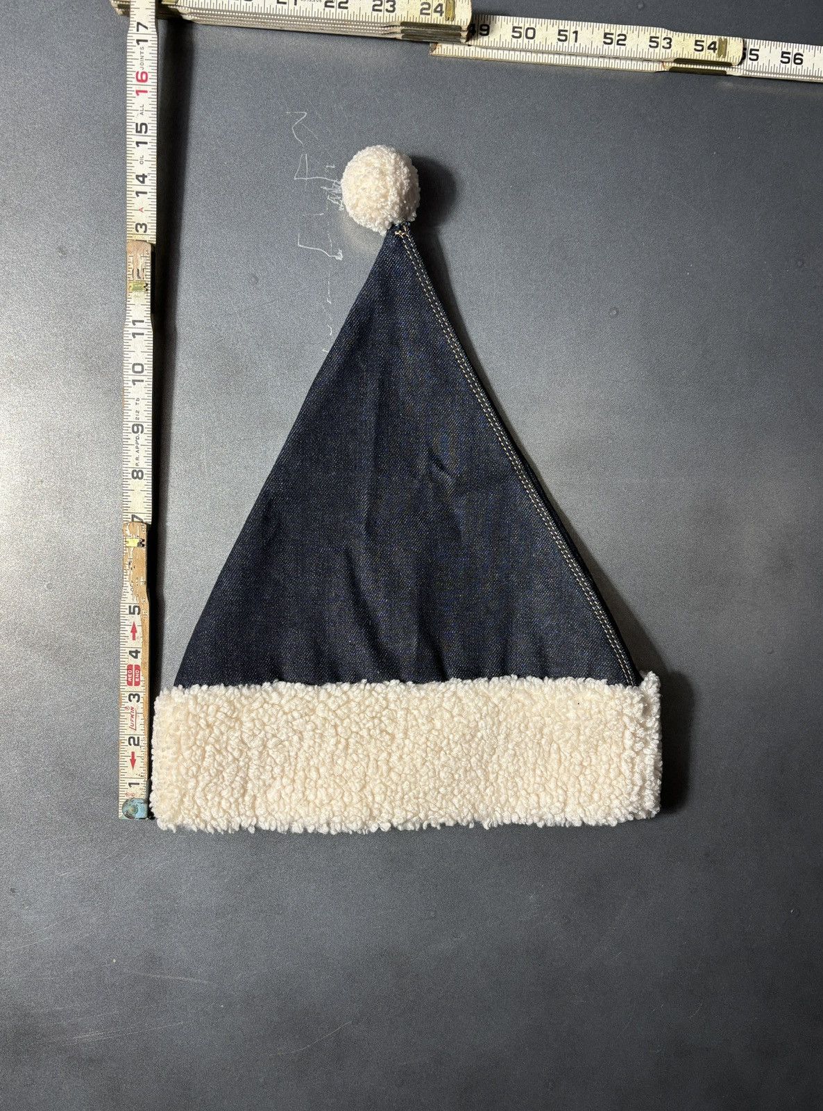 Levi's Levi's Santa Hat Red Tab Denim Silly Cap 2010s Pom Pom Elf Size ONE SIZE - 5 Thumbnail