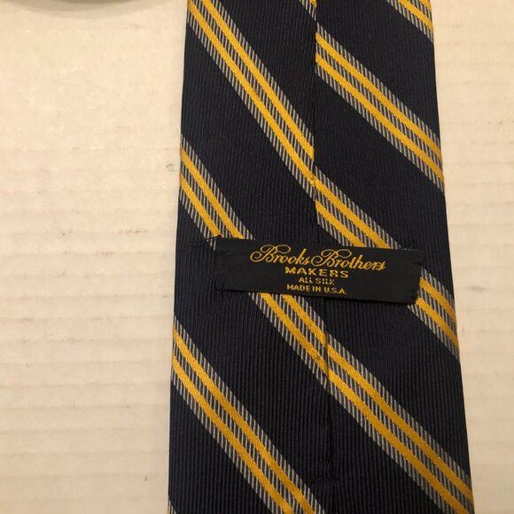 Brooks Brothers brooks brothers men's new navy silk tie 3 1/2" X 58 1/2" Size ONE SIZE - 3 Thumbnail