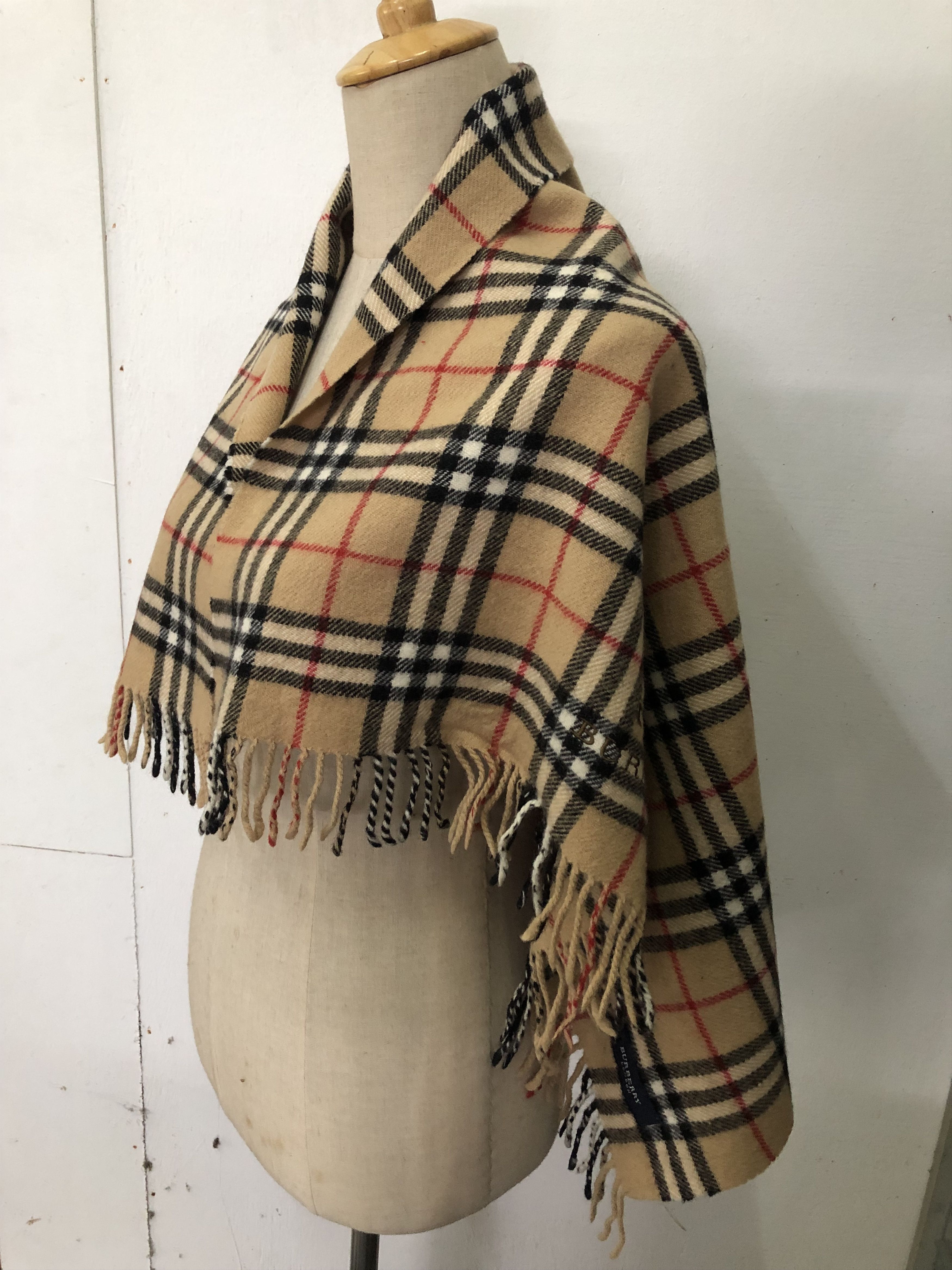 Burberry Burberrys Oversize Scarf / Muffler / Neckwear SS1428 Size ONE SIZE - 3 Thumbnail