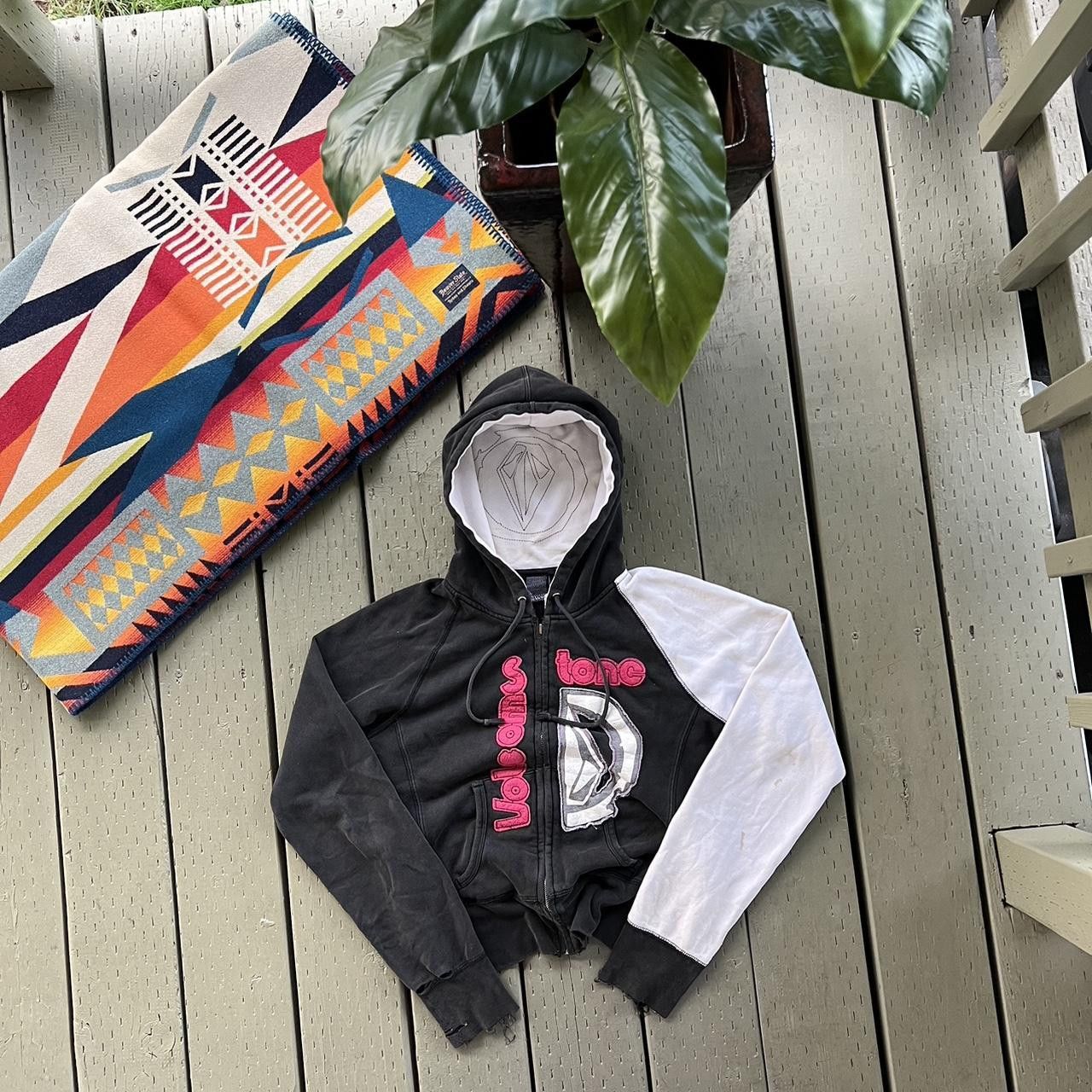 Vintage × Volcom volcom vintage hoodie Sweatshirt big logo 2000s Size S / US 4 / IT 40 - 3 Thumbnail