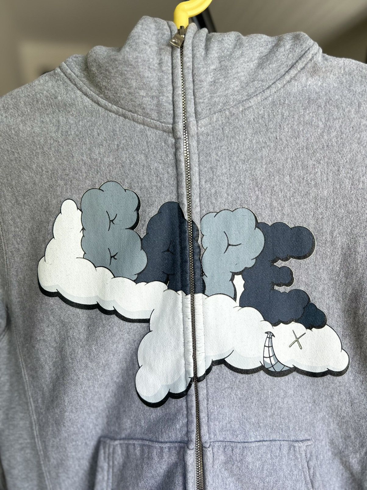 Bape × Kaws BAPE KAWS SMOKE CLOUD PLANE HOODIE Size US S / EU 44-46 / 1 - 2 Thumbnail