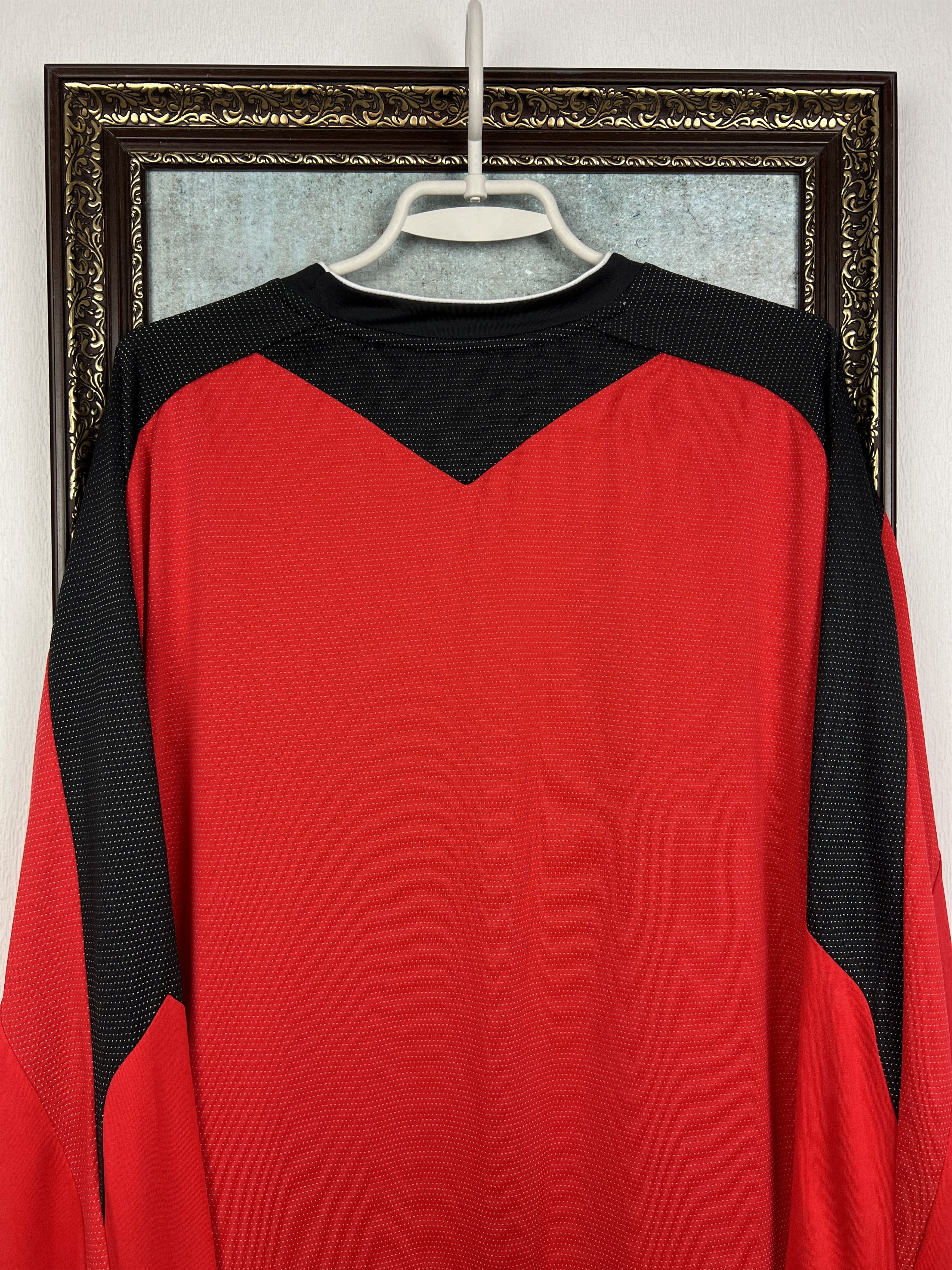 Umbro England Goalkeeper football shirt Soccer Long Sleeve Jersey Size US M / EU 48-50 / 2 - 10 Thumbnail