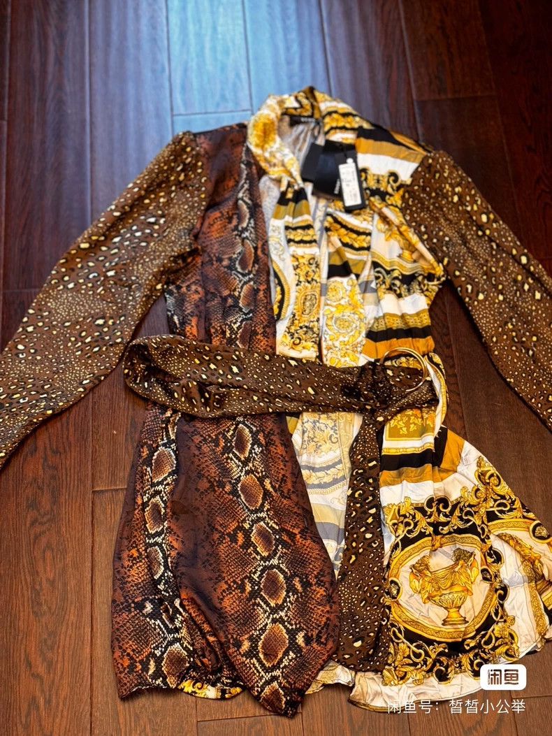 Versace Versace Serpentine silk dress Size M / US 6-8 / IT 42-44 - 1 Thumbnail