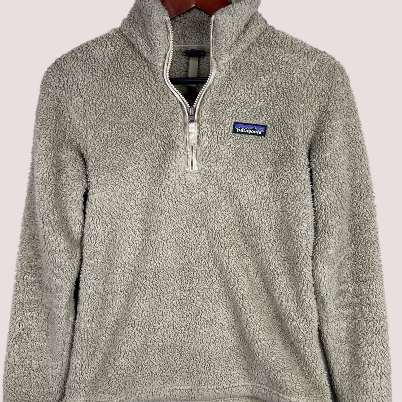 Patagonia Patagonia Sweater Womens XS Beige Quarter Zip Up Fleece Deep Pile Size XS / US 0-2 / IT 36-38 - 1 Thumbnail