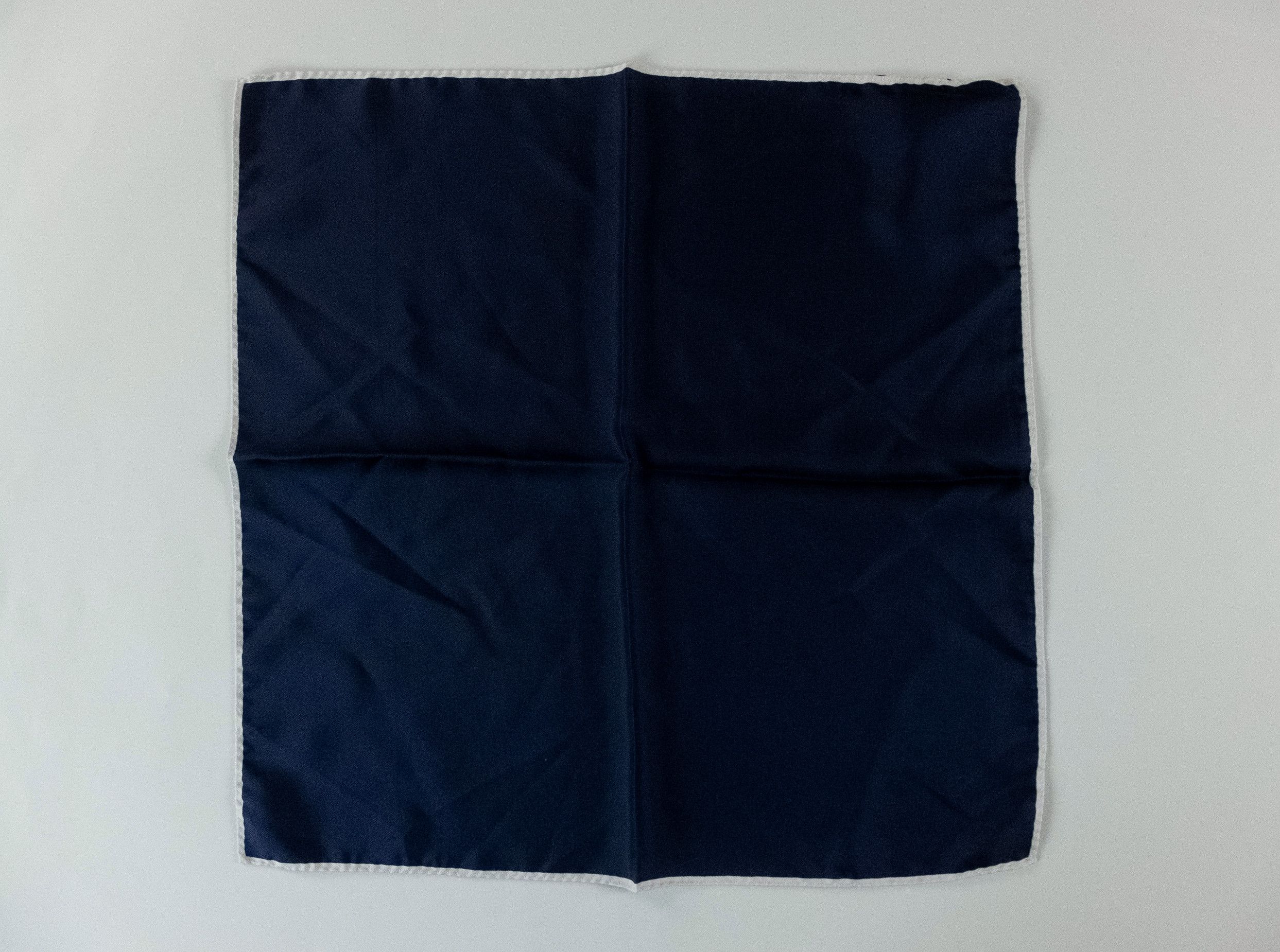 Drake's DRAKE'S of London solid navy blue silk pocket square q Size ONE SIZE - 1 Thumbnail