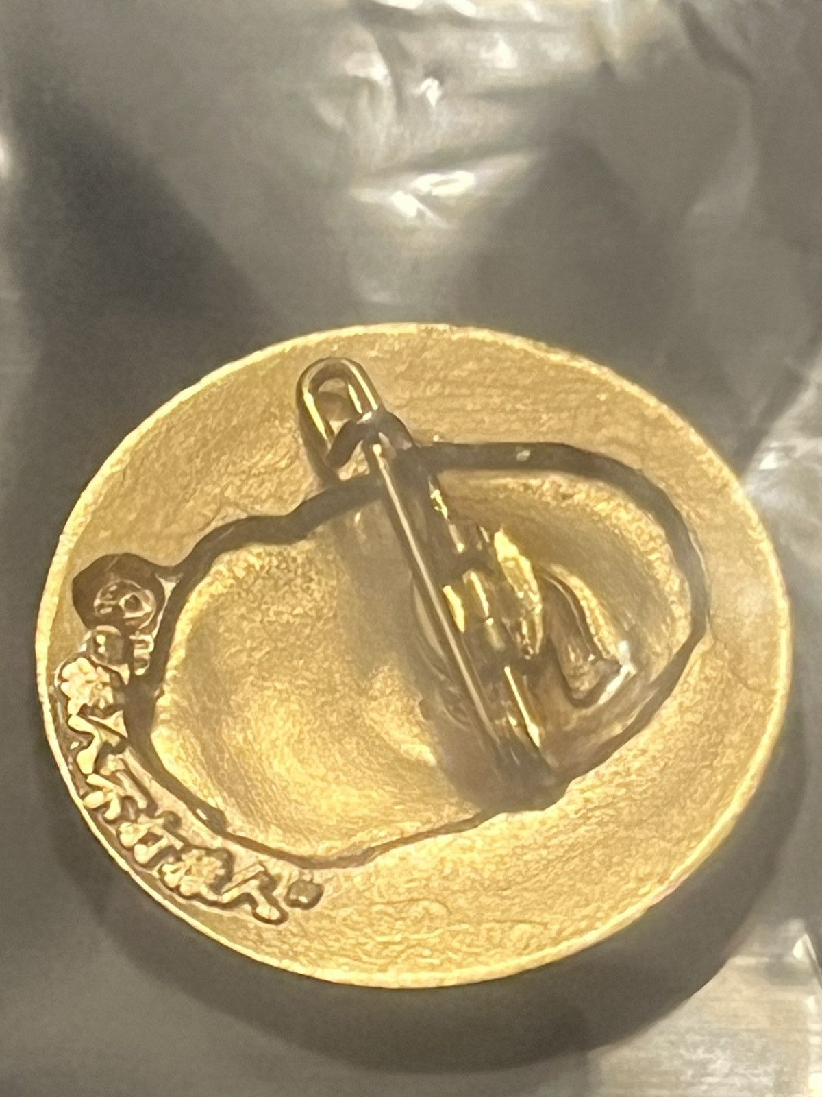 Bape 1999 Hong Kong Store Pin 3 Size ONE SIZE - 8 Thumbnail