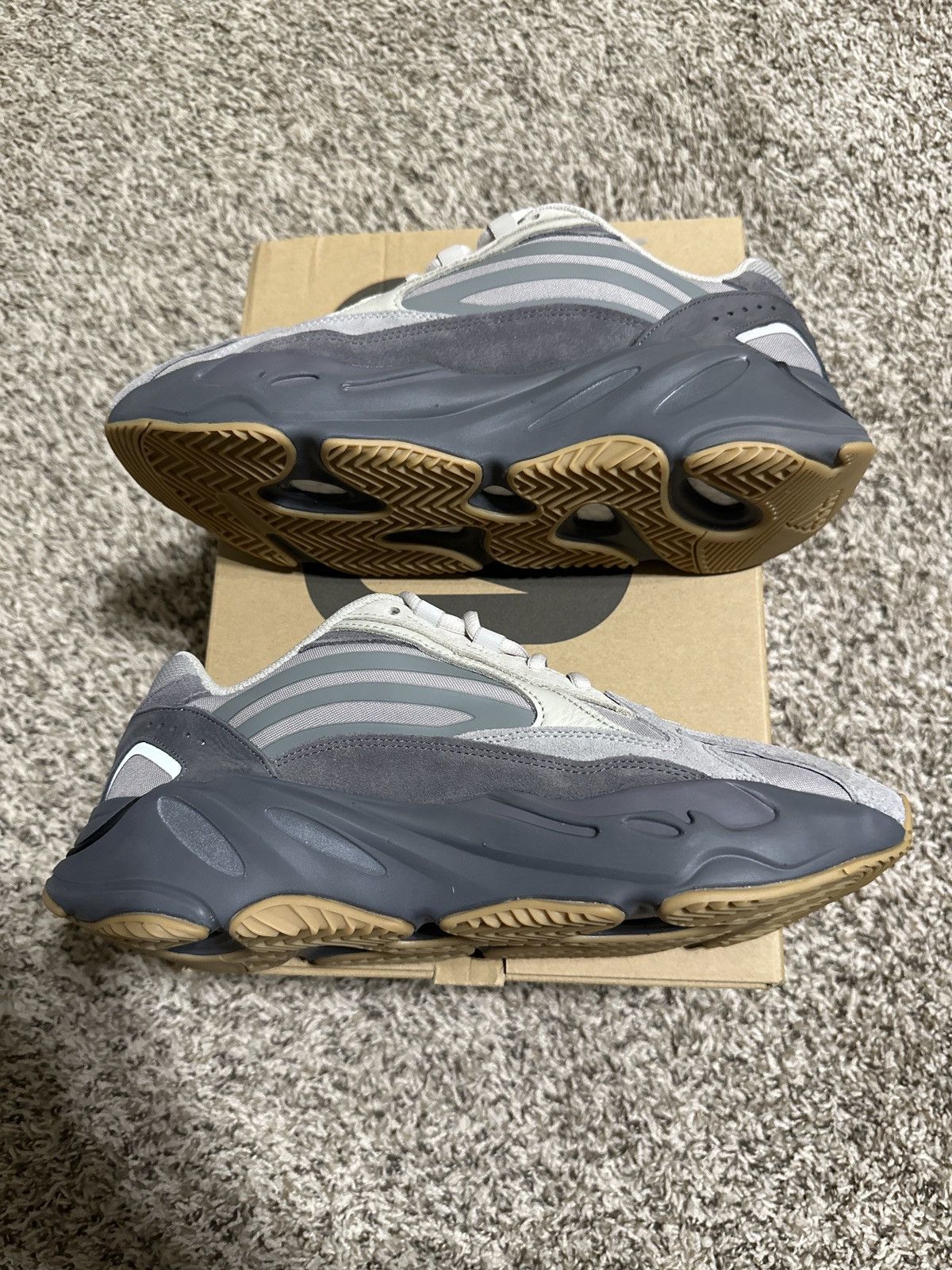 Yeezy Adidas Yeezy Boost 700 V2 Tephra Size US 10.5 / EU 43-44 - 2 Thumbnail