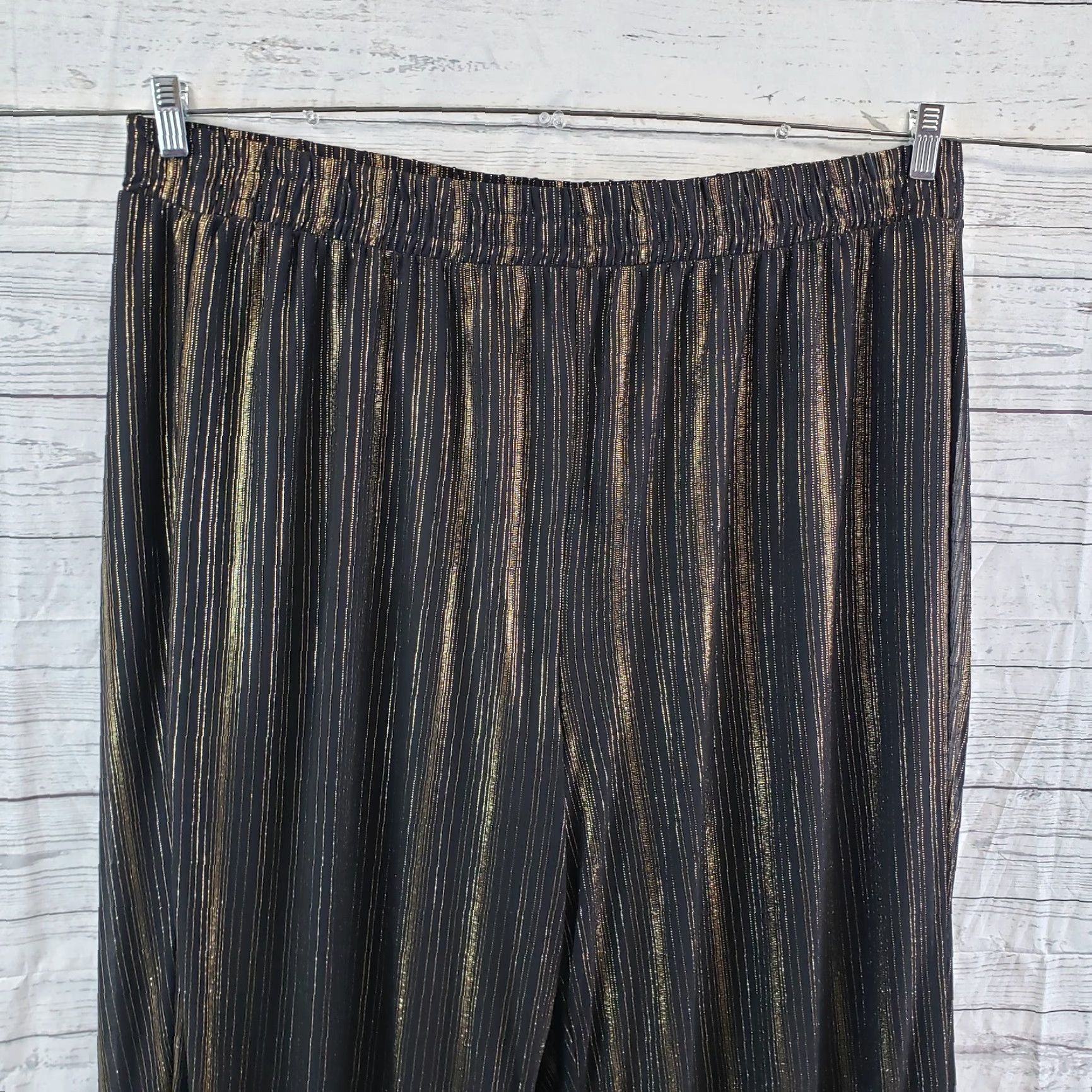 Torrid Torrid Womens Culotte Cropped Pants Sz 3 Black Gold Stripe Pull On High Rise Capris Cropped Pants 21.5in Inseam Womens Size 40" / US 18 - 2 Thumbnail