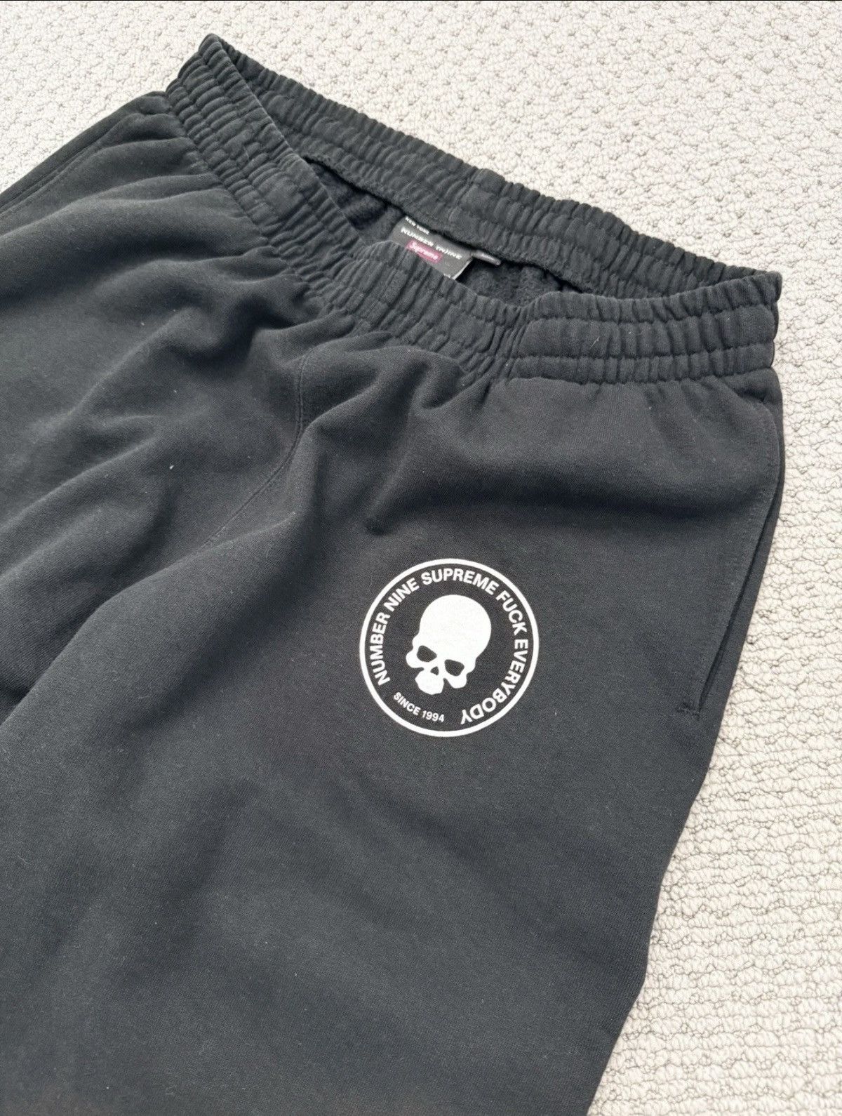 Number (N)ine × Supreme Supreme Number (N)ine Men’s Black Sweatpants Skull Logo L Size US 32 / EU 48 - 4 Thumbnail