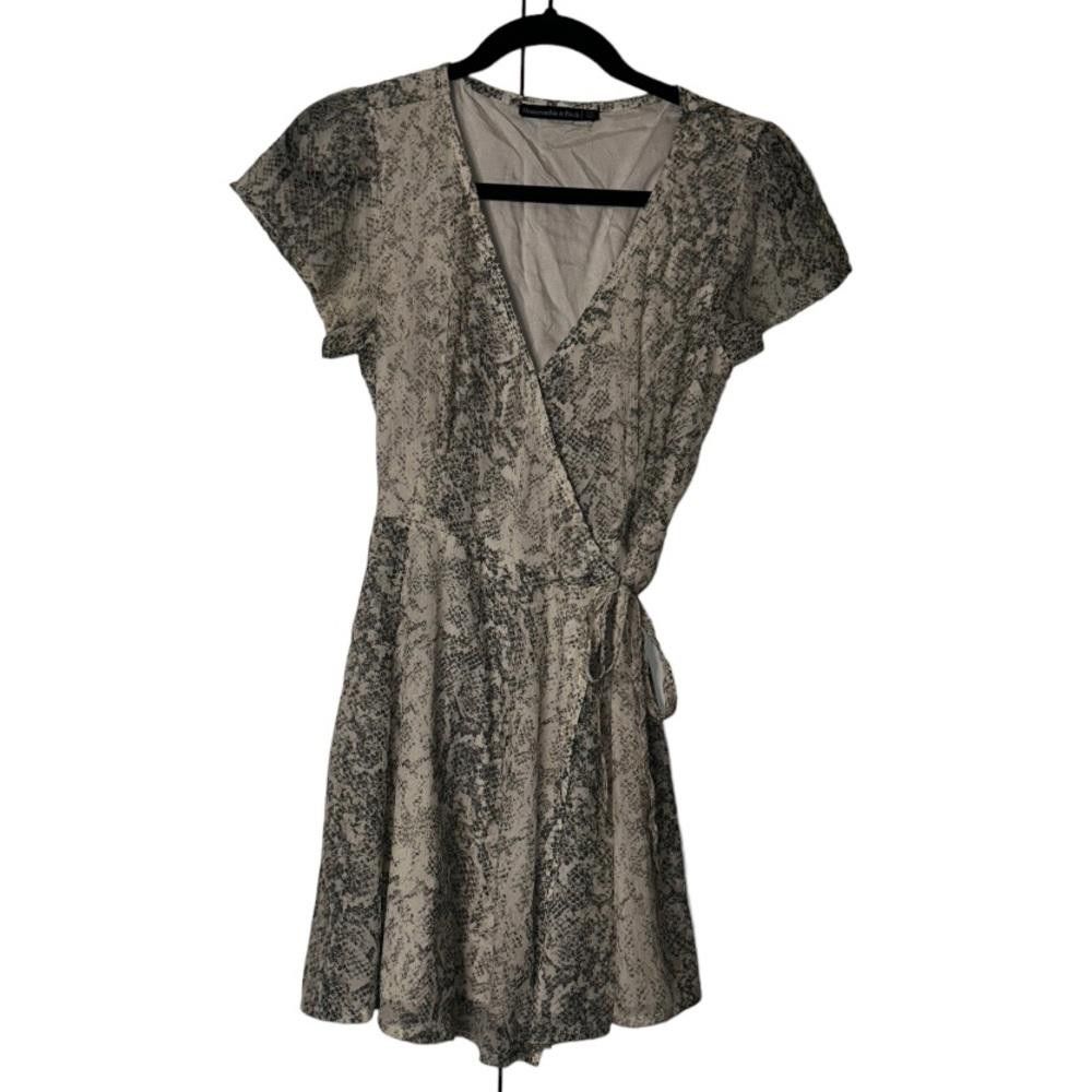 Abercrombie & Fitch Abercrombie & Fitch l Snakeskin Wrap Dress XS Size XS / US 0-2 / IT 36-38 - 4 Thumbnail