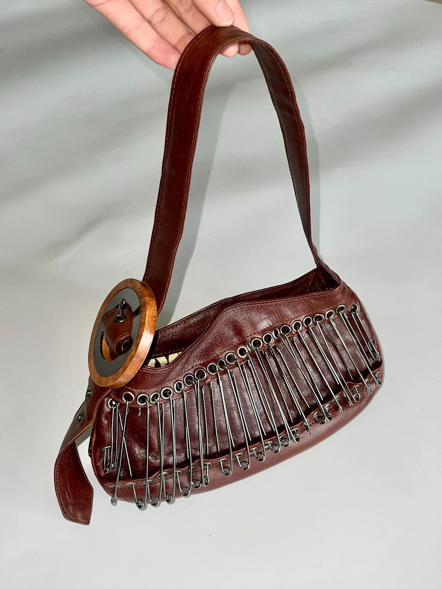 Other Jamin Puech Vintage Pin - Detail Women's Armpit Bag Size ONE SIZE - 1 Thumbnail