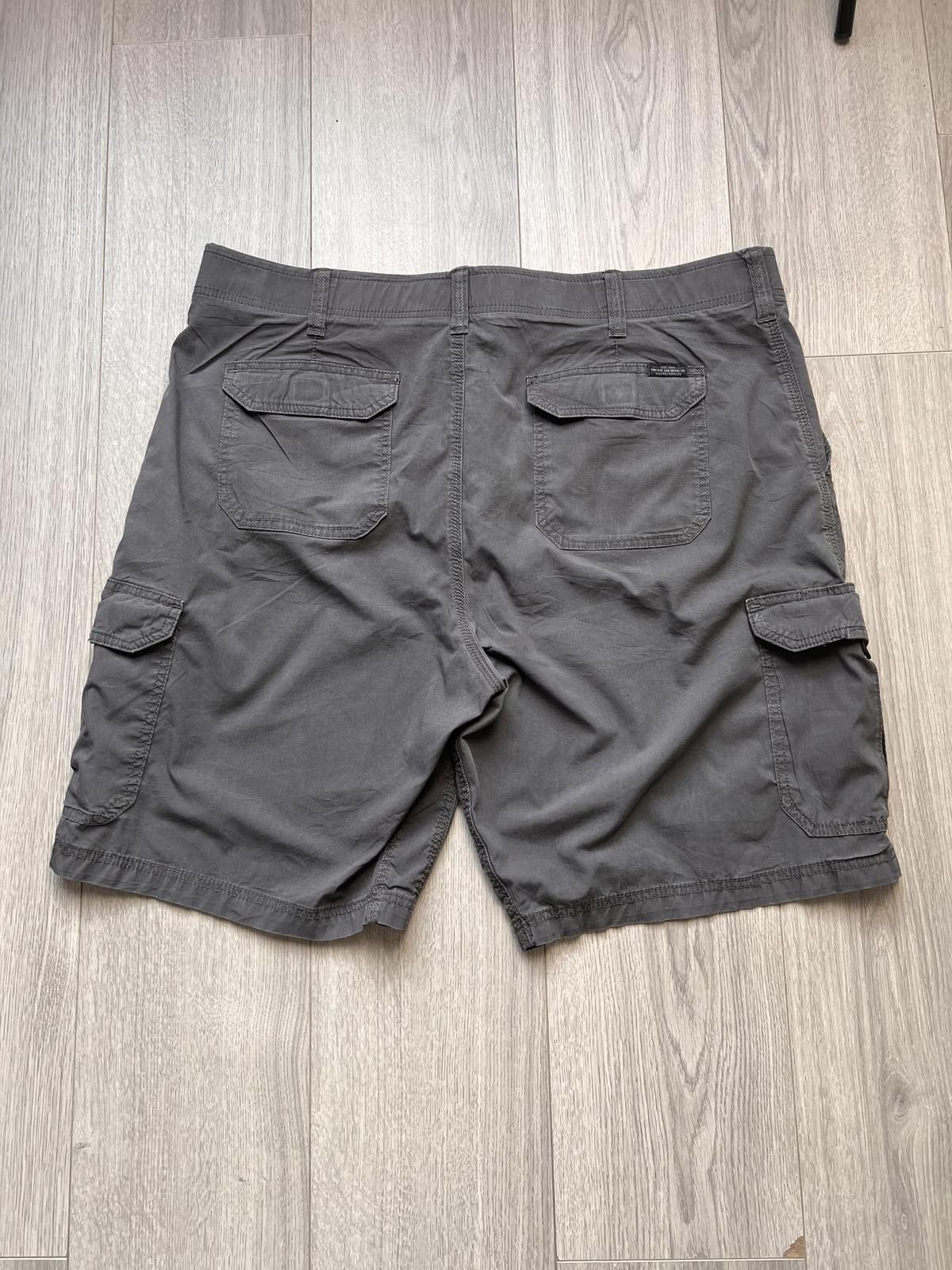 Lee Vintage‑style Lee Extreme Motion Cargo Shorts Size US 35 - 4 Thumbnail