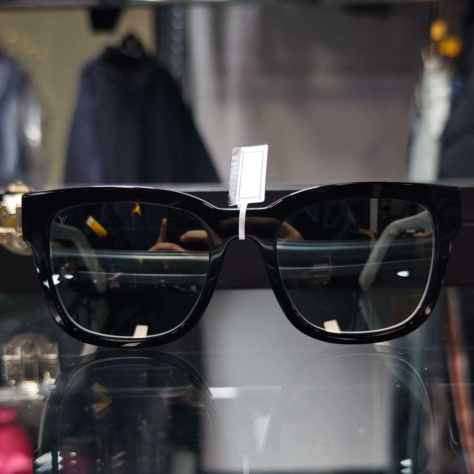 Louis Vuitton Louis Vuitton Side Logo Sunglasses Size ONE SIZE - 3 Thumbnail