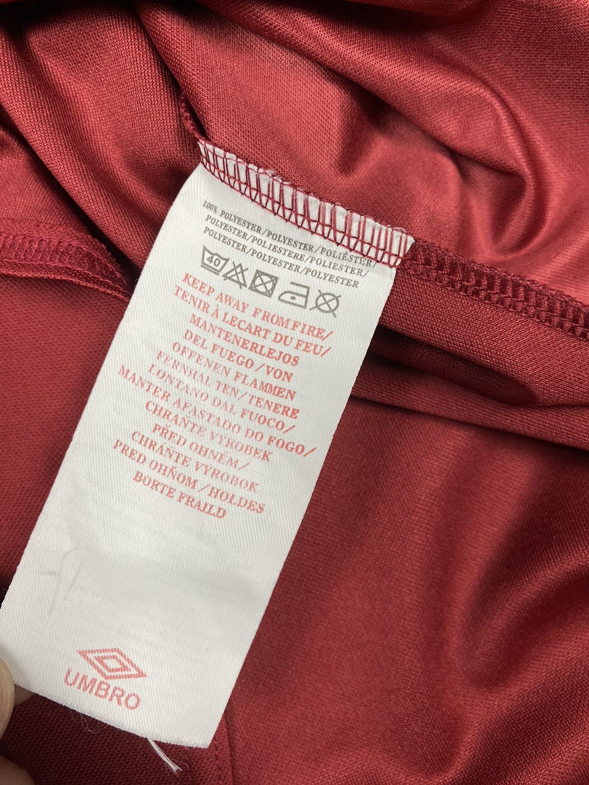 Umbro Umbro West Ham FC Soccer Jersey Tee T Shirt Size US M / EU 48-50 / 2 - 11 Thumbnail