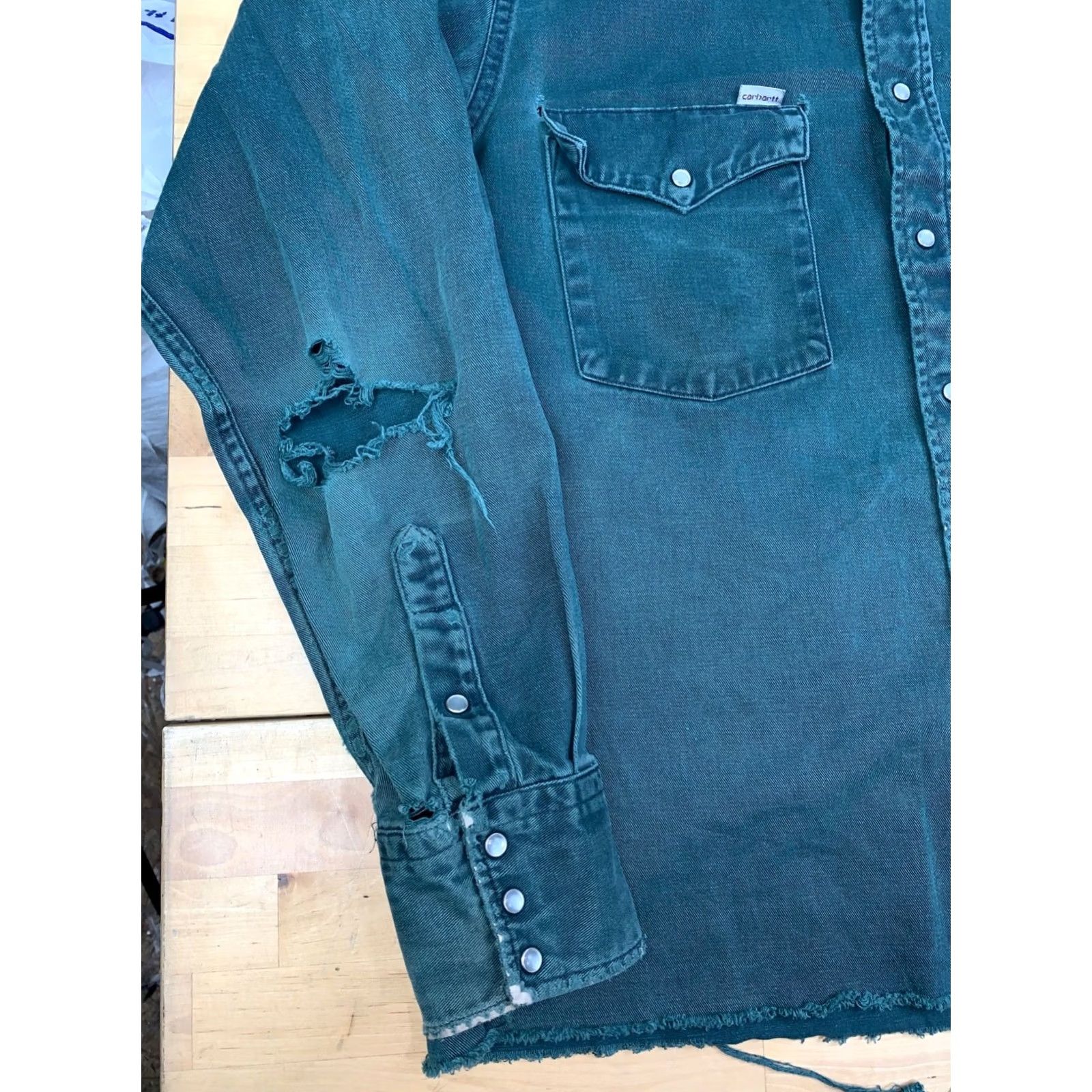 Carhartt VINTAGE Carhartt Rugged Outdoor Wear Shirt L Green Distress Pearl Snap 13186 Mens Size US L / EU 52-54 / 3 - 4 Thumbnail
