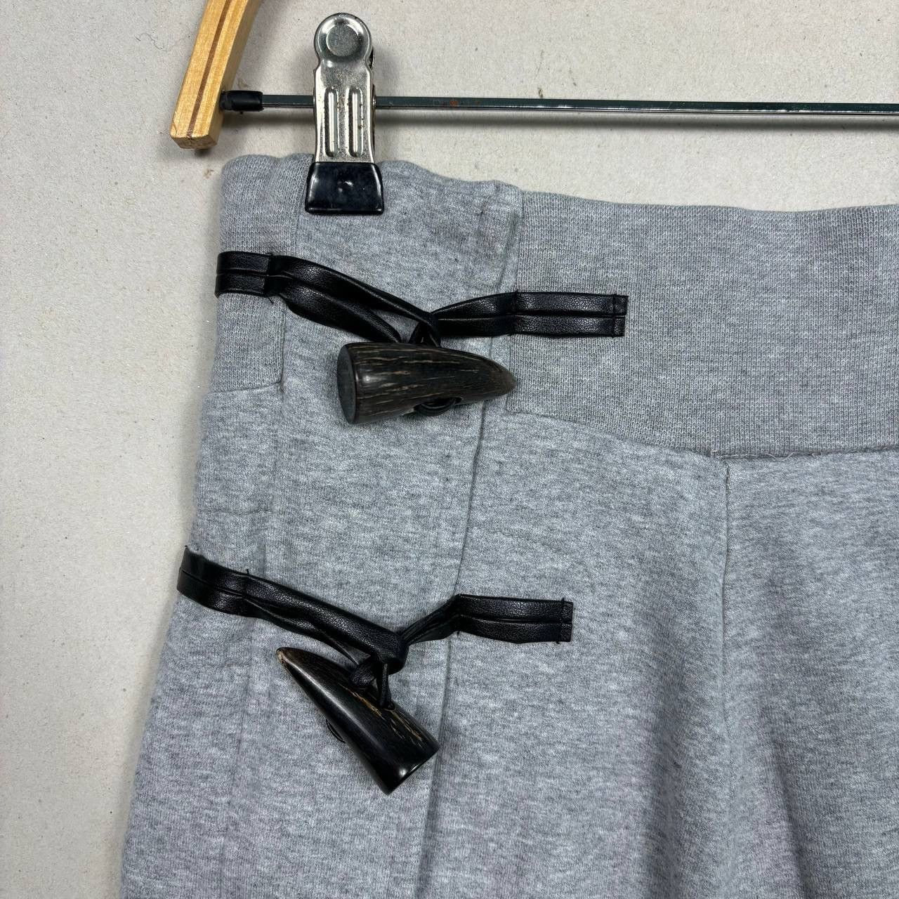 Burberry Burberry London Grey Toggle Jersey Wrap Mini Skirt Zipper S Size 28" / US 6 / IT 42 - 3 Thumbnail