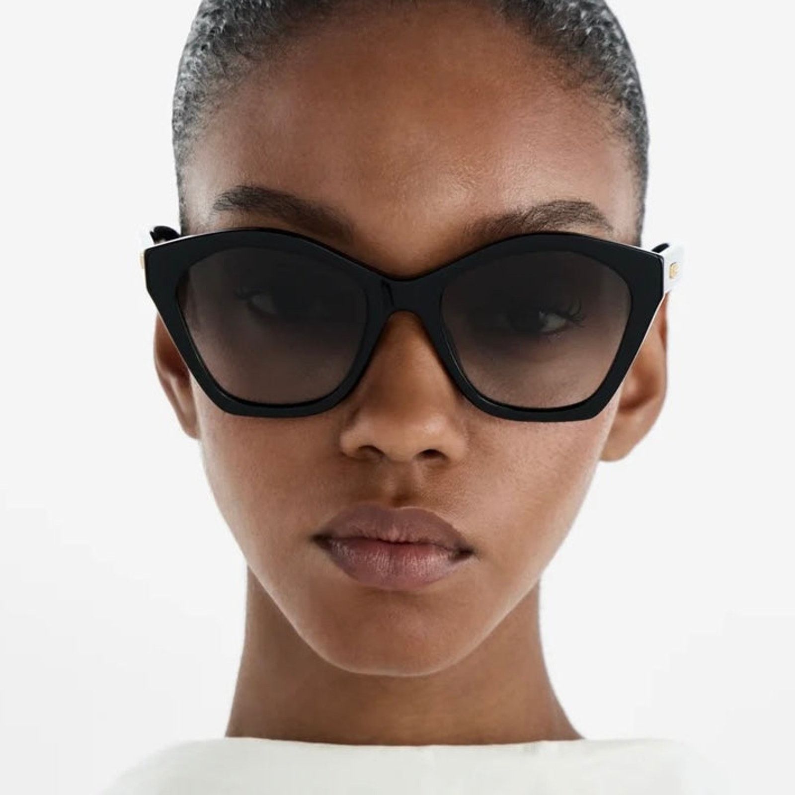Fendi New!!! FENDI Sunglasses FE40175I 01F Authentic Size ONE SIZE - 3 Thumbnail