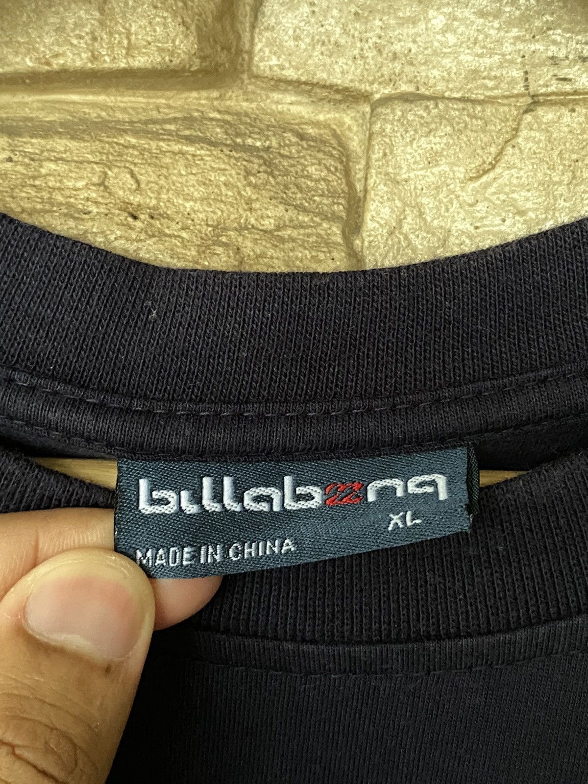 Vintage Vintage 90s Billabong Australia Backhit Print Logo Surfing Tees Size US XL / EU 56 / 4 - 6 Thumbnail