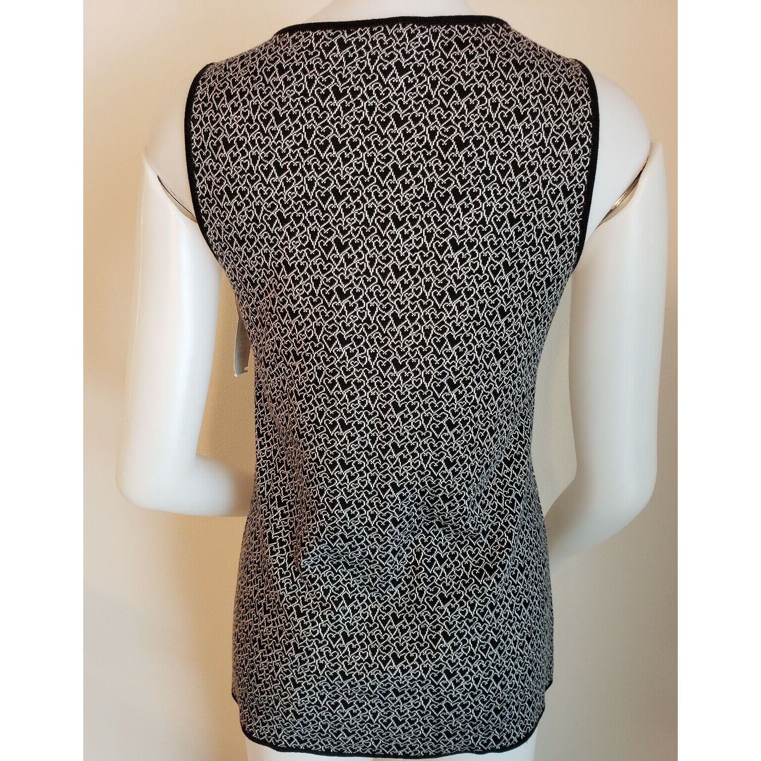 St. John St John Cashmere Blend Sweater Womens Sz Petite P Black Hear Size XS / US 0-2 / IT 36-38 - 5 Thumbnail