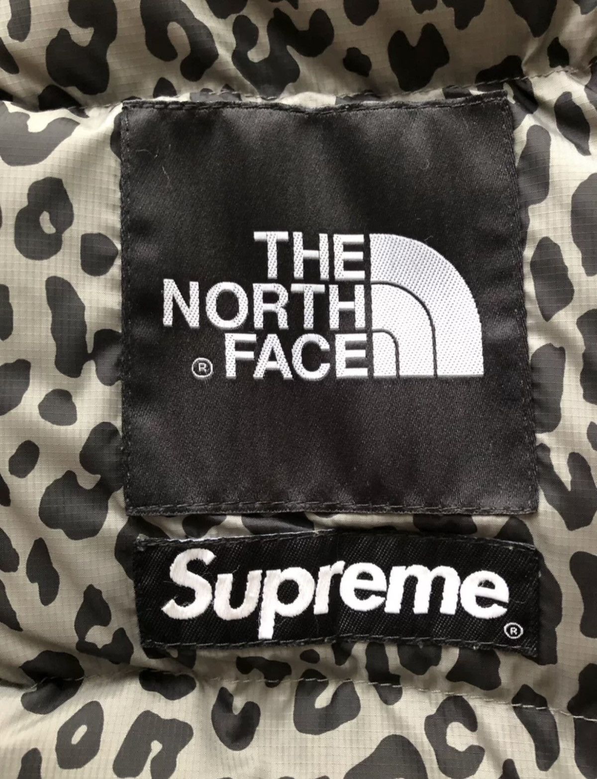 Supreme × The North Face Supreme 11fw tnf north face grey leopard nuptse Jacket Size US S / EU 44-46 / 1 - 5 Thumbnail