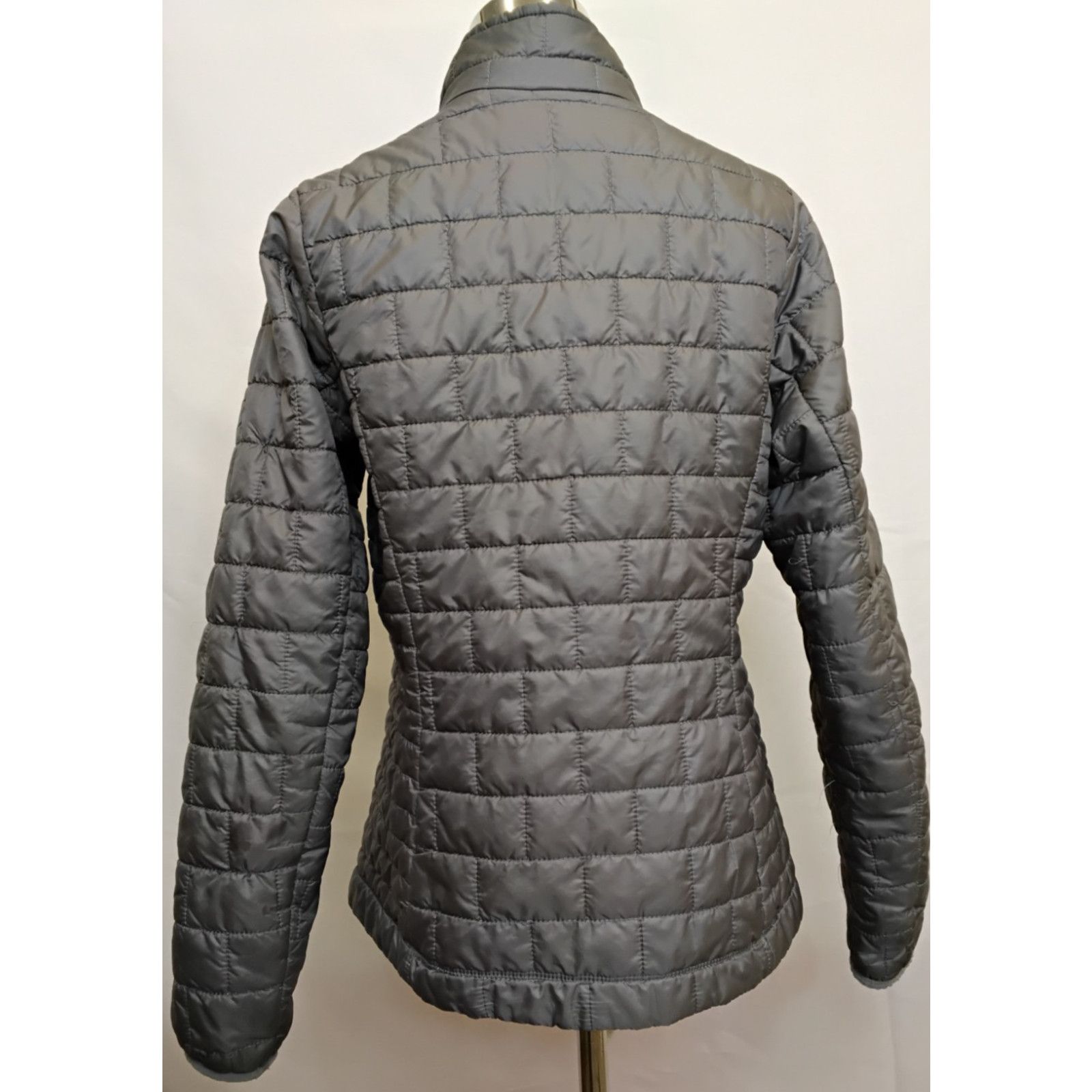 Patagonia Patagonia Nano Puff Jacket Women's M Gray Full Zip Primaloft Size M / US 6-8 / IT 42-44 - 4 Thumbnail