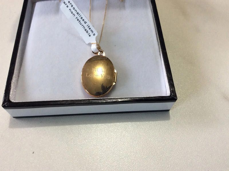 Designer 9ct gold with writing mum love you necklace Size ONE SIZE - 6 Thumbnail